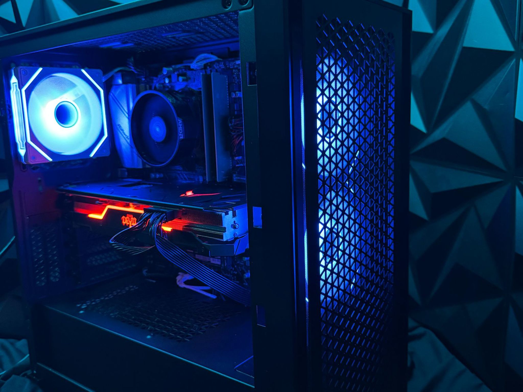 💪🎯Mid Daddy💪🎯 Ryzen 5 3600| RX 5700XT 16 GB DDR4| 2 TB SSD