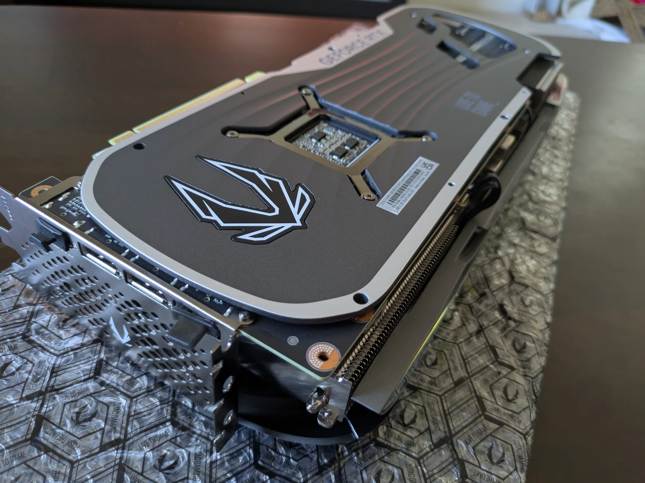 ZOTAC GeForce RTX 4070 Ti AMP Extreme AIRO - ZOTAC's flagship Cooler. Factory OC. DLSS 3 & 4