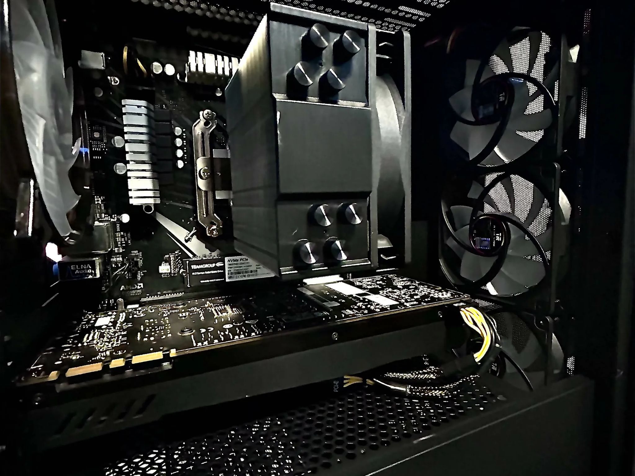 GTX 1070 / Ryzen 3 2200g / 16gb 3200MHz / 512GB NVMe Gen 3 Gaming Pc