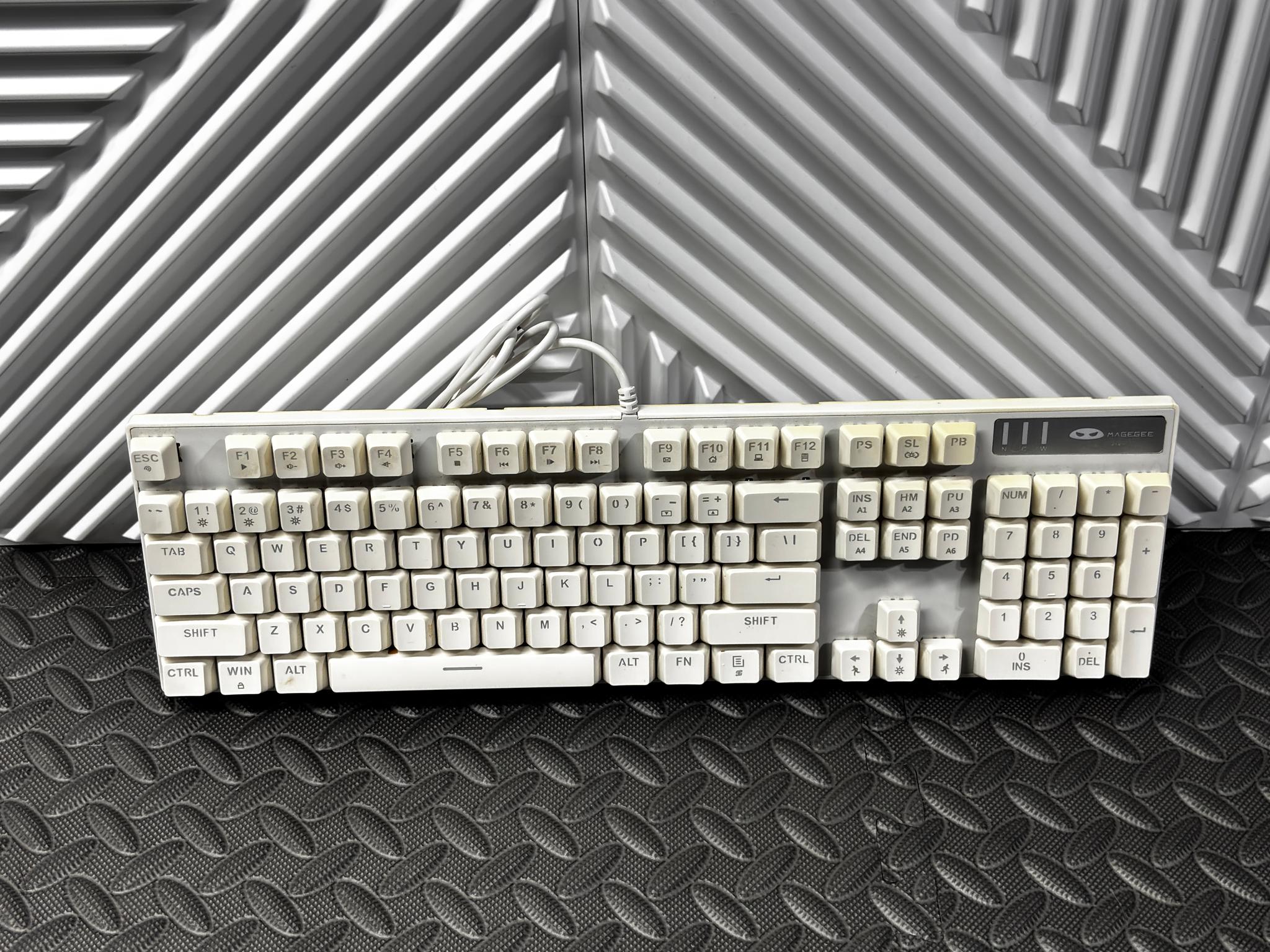 MageGee MK-Storm White Gaming Keyboard | Full Size USB | Tested Working