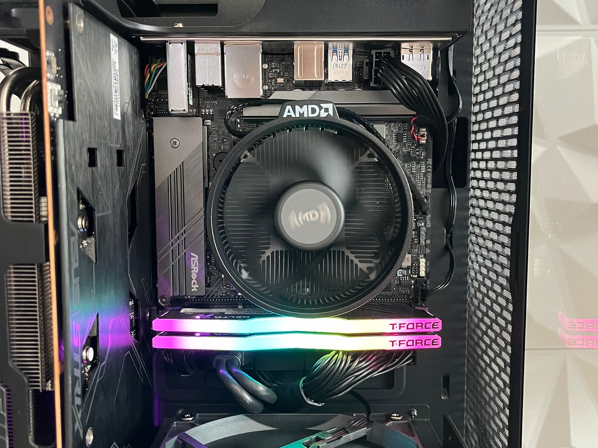 "KNIGHT" CUSTOM PC | RYZEN 5 3600 | RX 5700XT | RAM DDR4 16GB | WIN 11 PRO | PURE PERFORMANCE