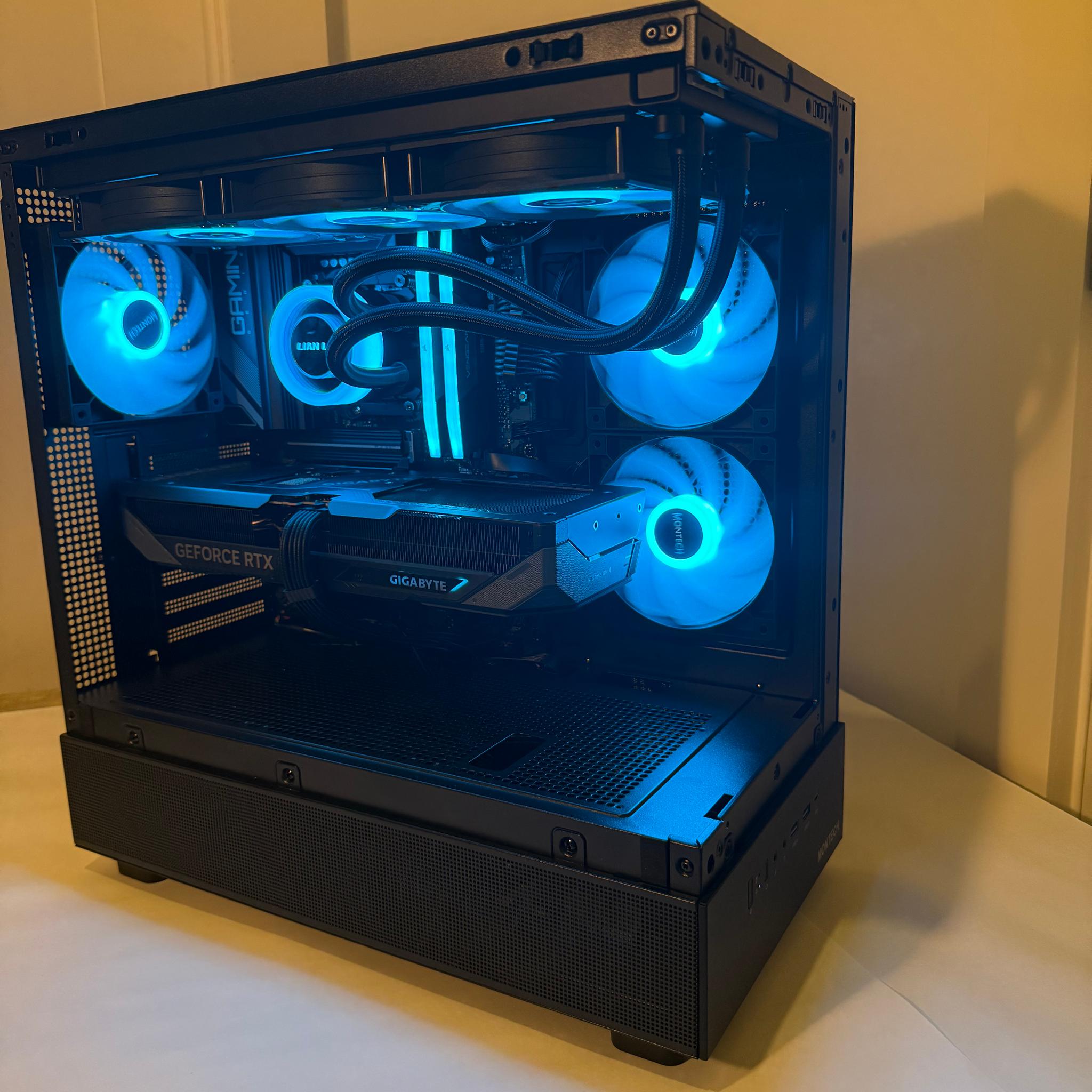 BLUE ICE: RTX 5070|Ryzen 7 9700x|32 GIGS of DDR5 RAM|360mm AIO|WIFI Ready|Windows 11 pro ACTIVATED|