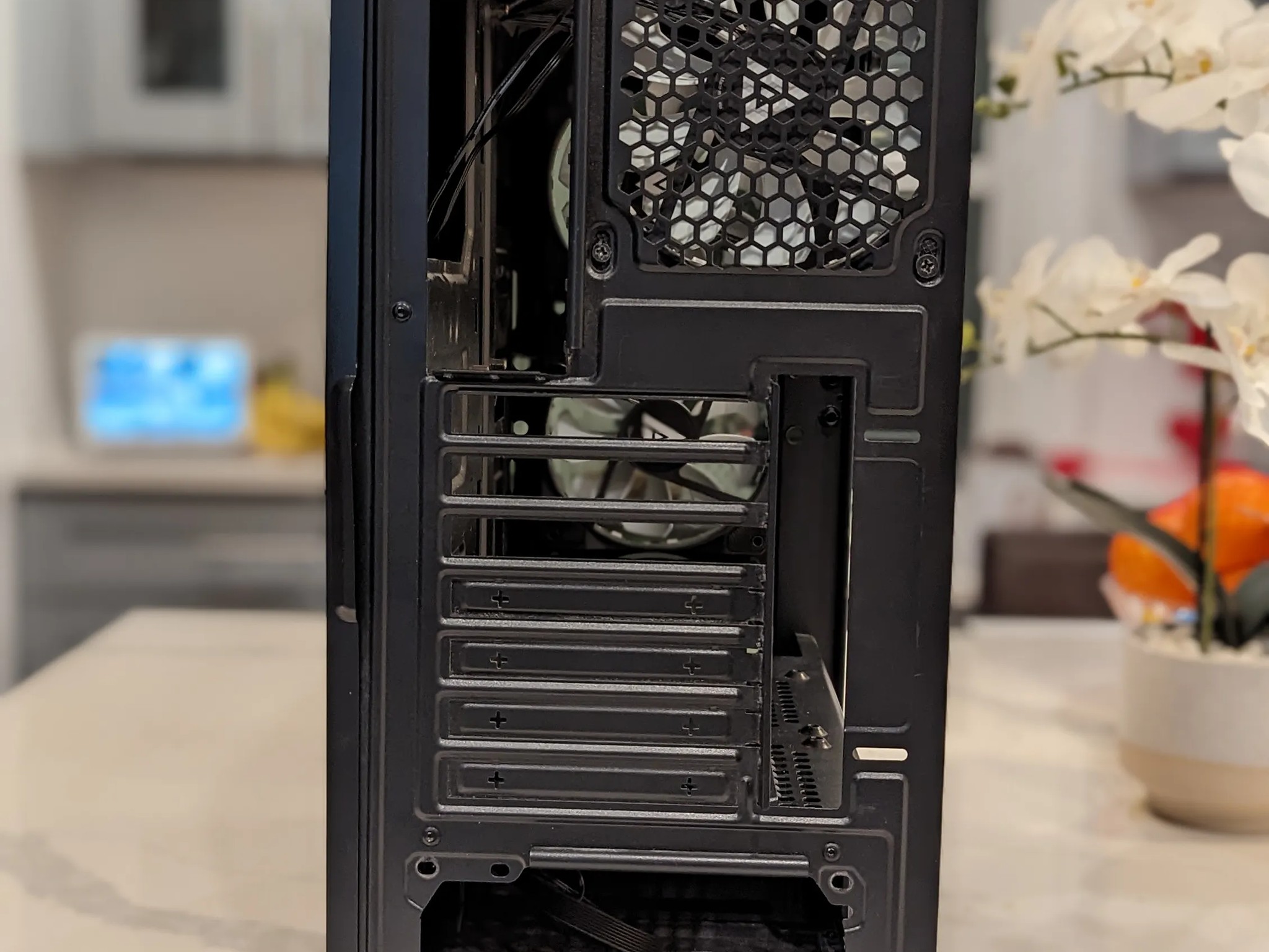 Apevia Aura-F-WH Mid Tower Gaming Case with 4 x RGB Fans