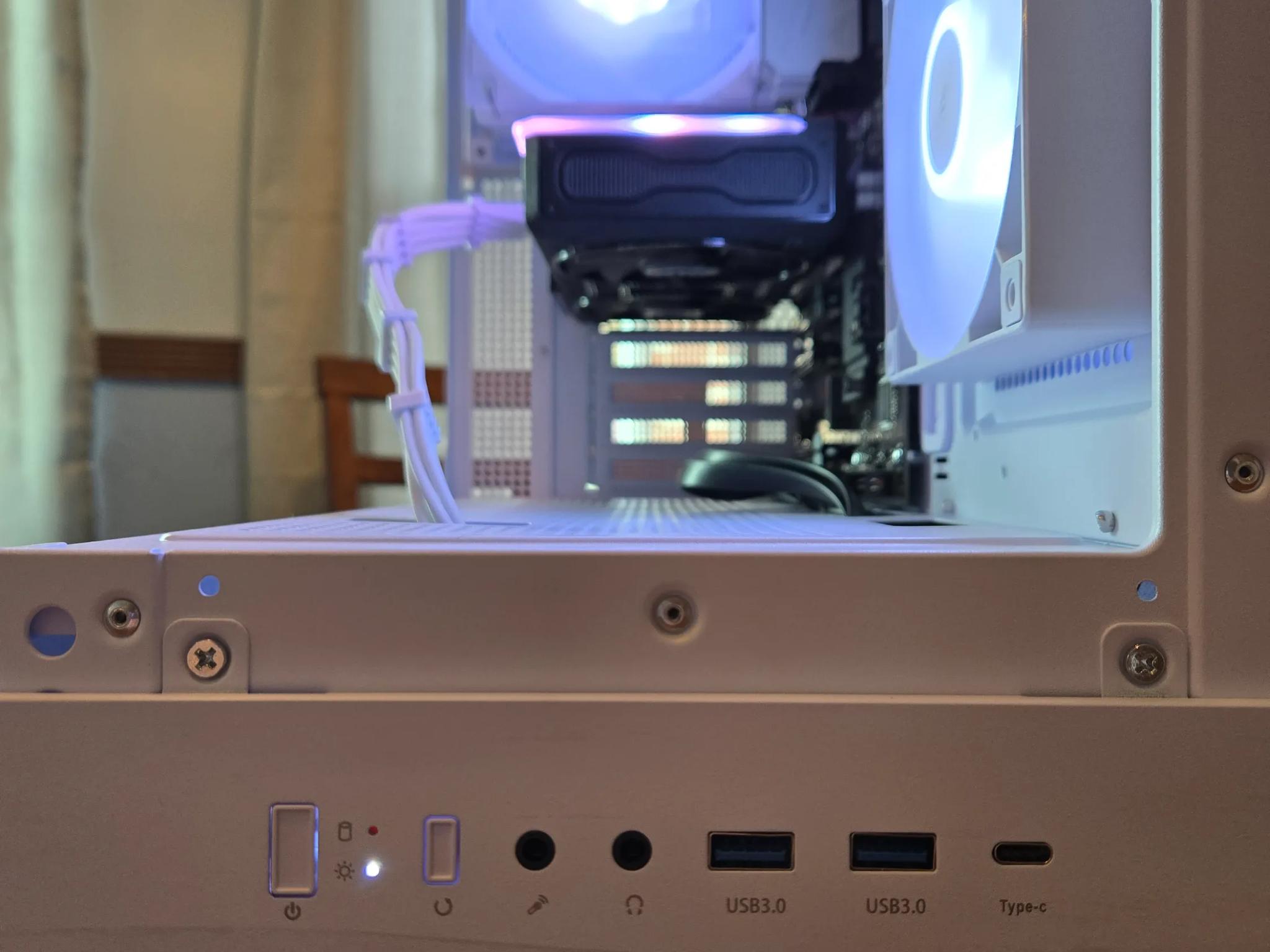 3060 TI RYZEN 5 WHITE GAMING PC