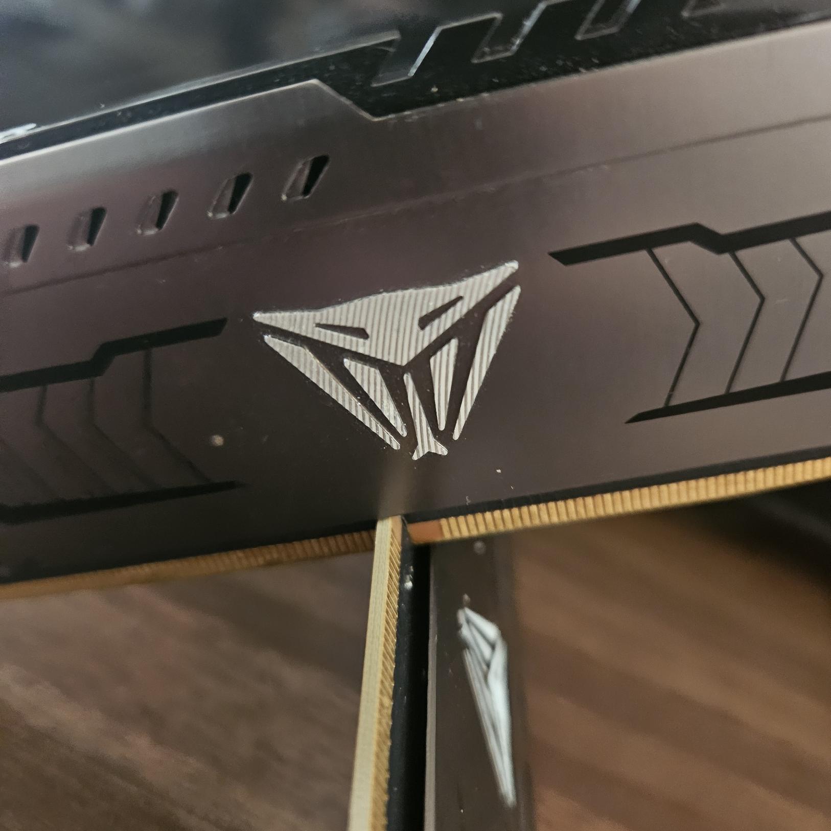 Patriot steel viper ram (8x2)
