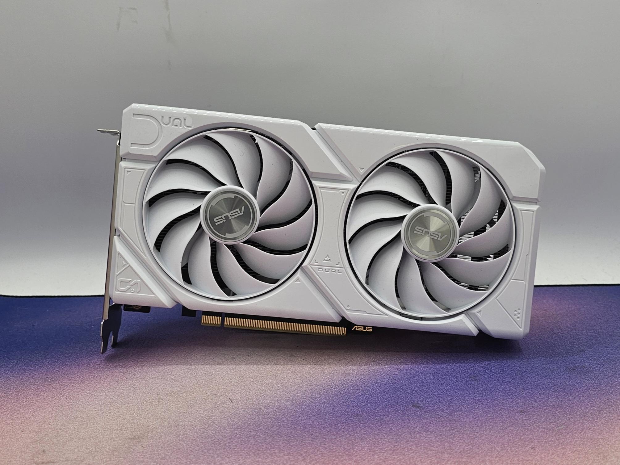 Asus Dual OC White RTX 4070 Super