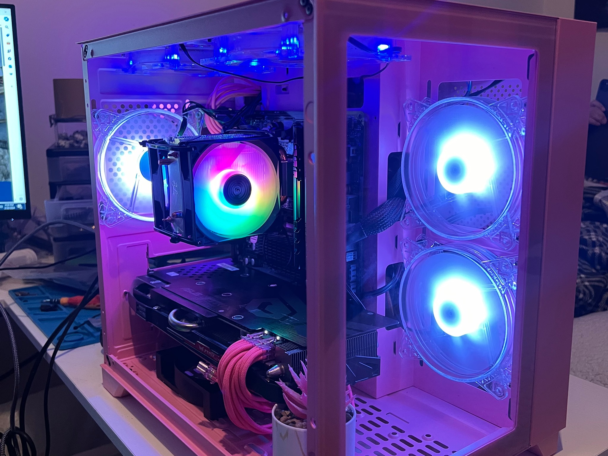 Pink Budget Gaming PC | AMD FX-6300 | Radeon R90 OC 8GB | 32GB RAM | 500GB SSD | Windows 10 Pro
