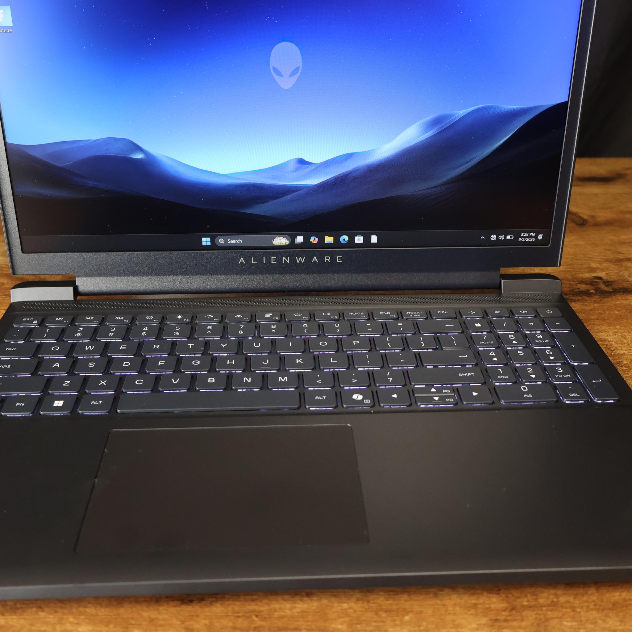 Gaming Laptop Alienware R5 15.3inch l Ryzen 5 7235H l 16GB DDR5 l RTX 4050 l 500GB