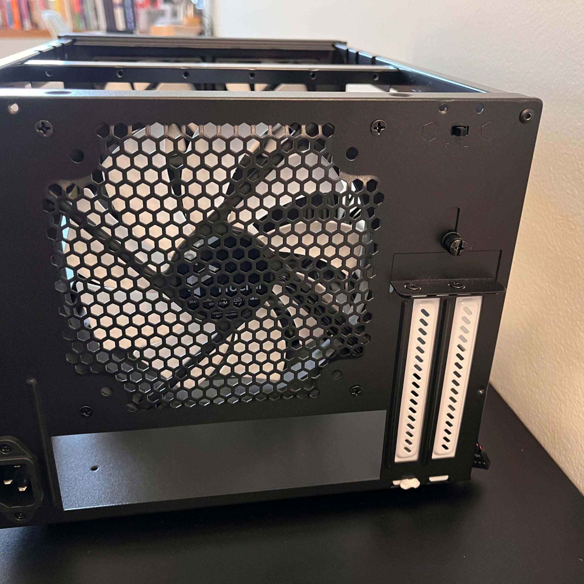 Fractal Node 304 - Like New