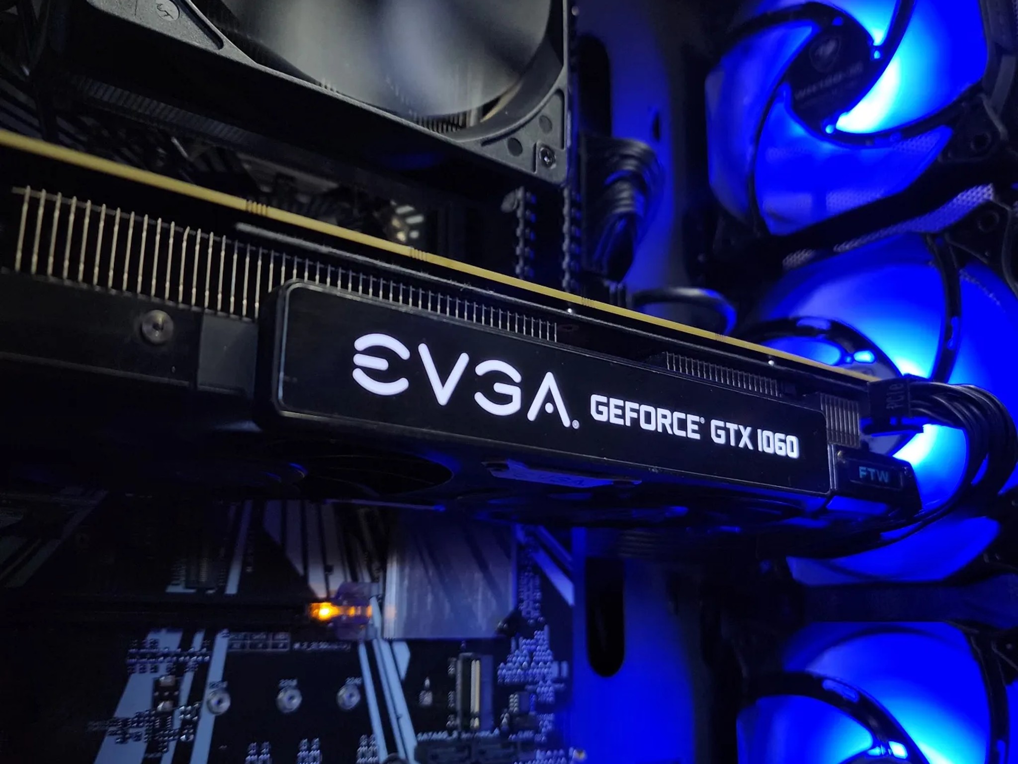 🖤💙🖤 EVGA GTX 1060 FTW // Intel Core i3 9100 // Corsair LPX 8GB 2400MHz