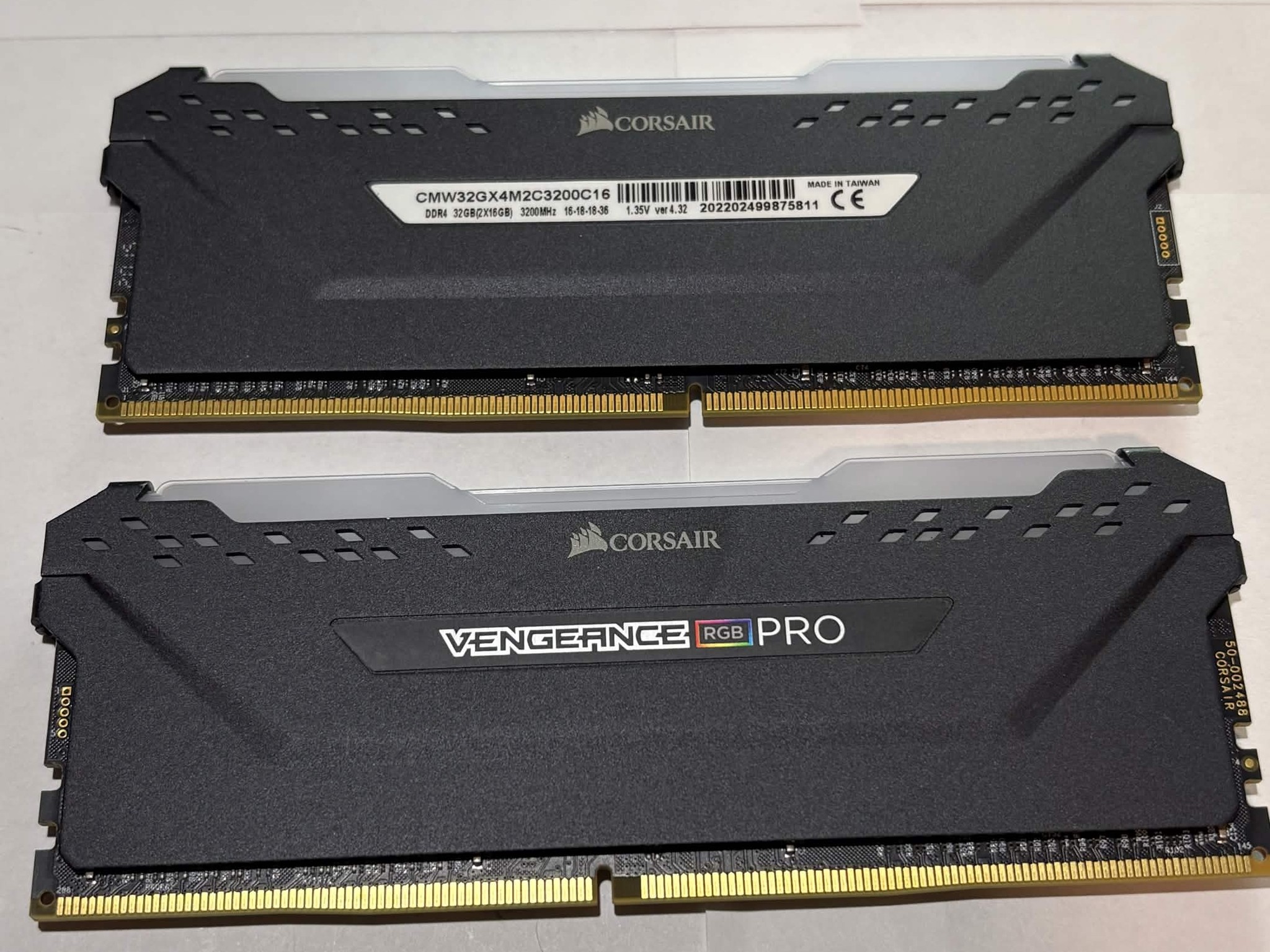 Corsair Vengeance RGB Pro 32GB (2x16GB) DDR4-3200 CL16 Memory Kit