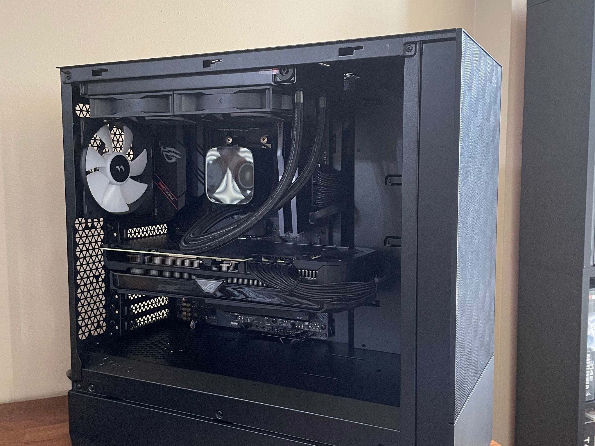 RTX 3070ti | Ryzen 5 5600 | 32GB DDR4 | ROG Custom Build