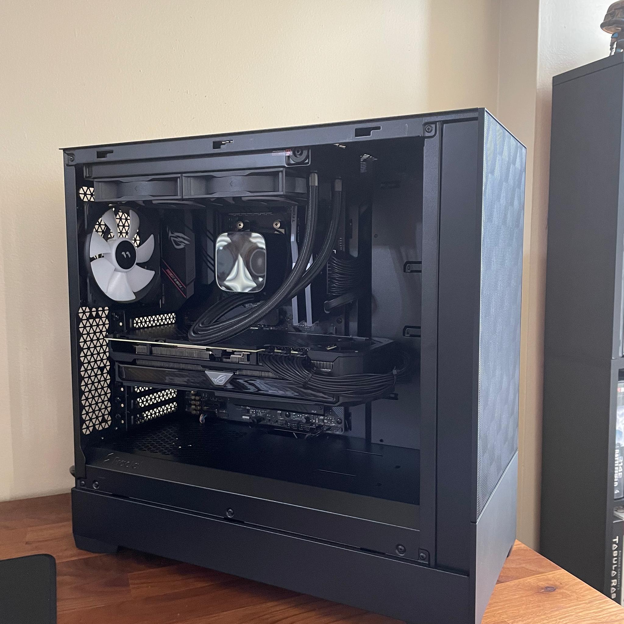 RTX 3070ti | Ryzen 5 5600 | 32GB DDR4 | ROG Custom Build