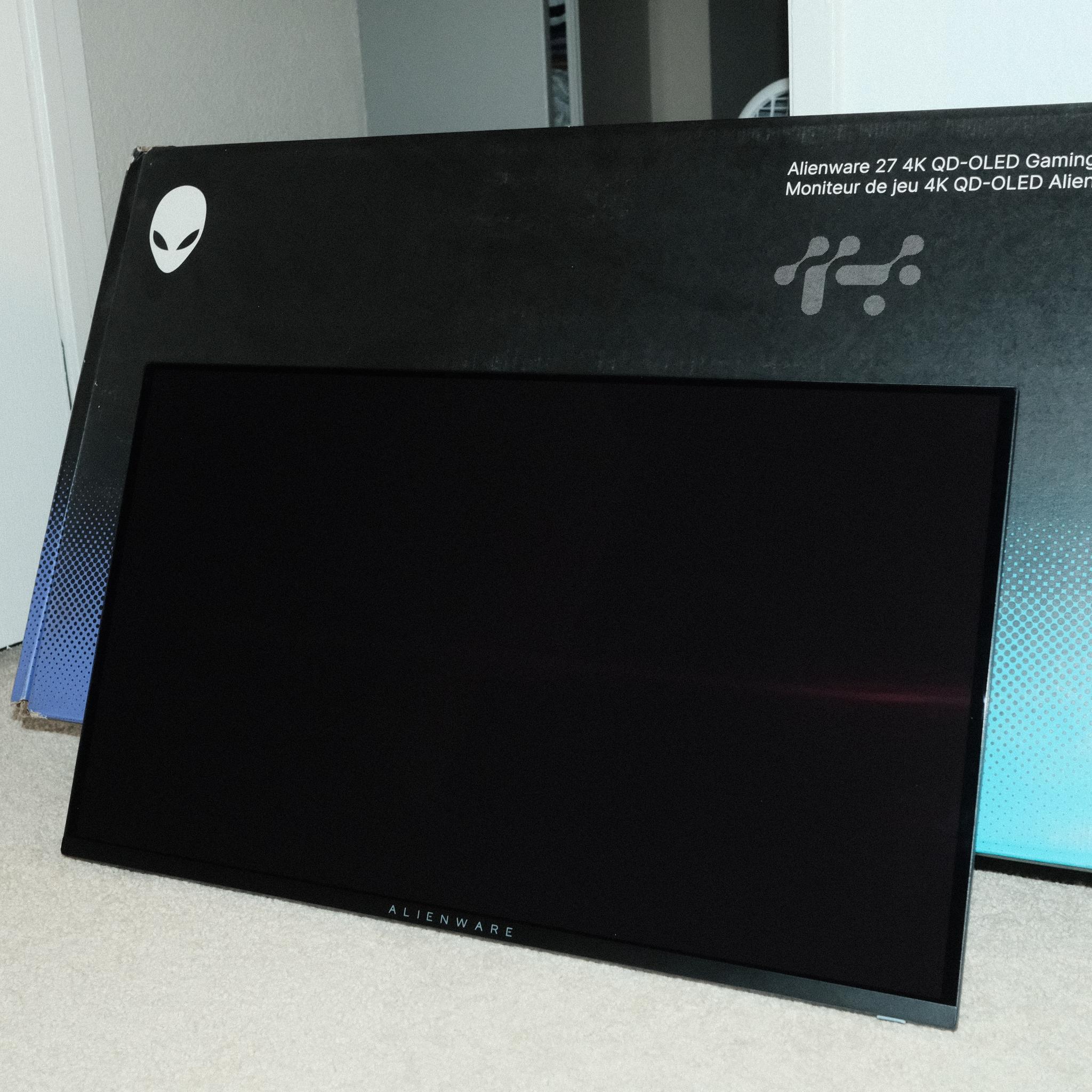 Dell Alienware 27 inch QD-OLED 4K 240Hz monitor AW2725Q - lightly used with original box