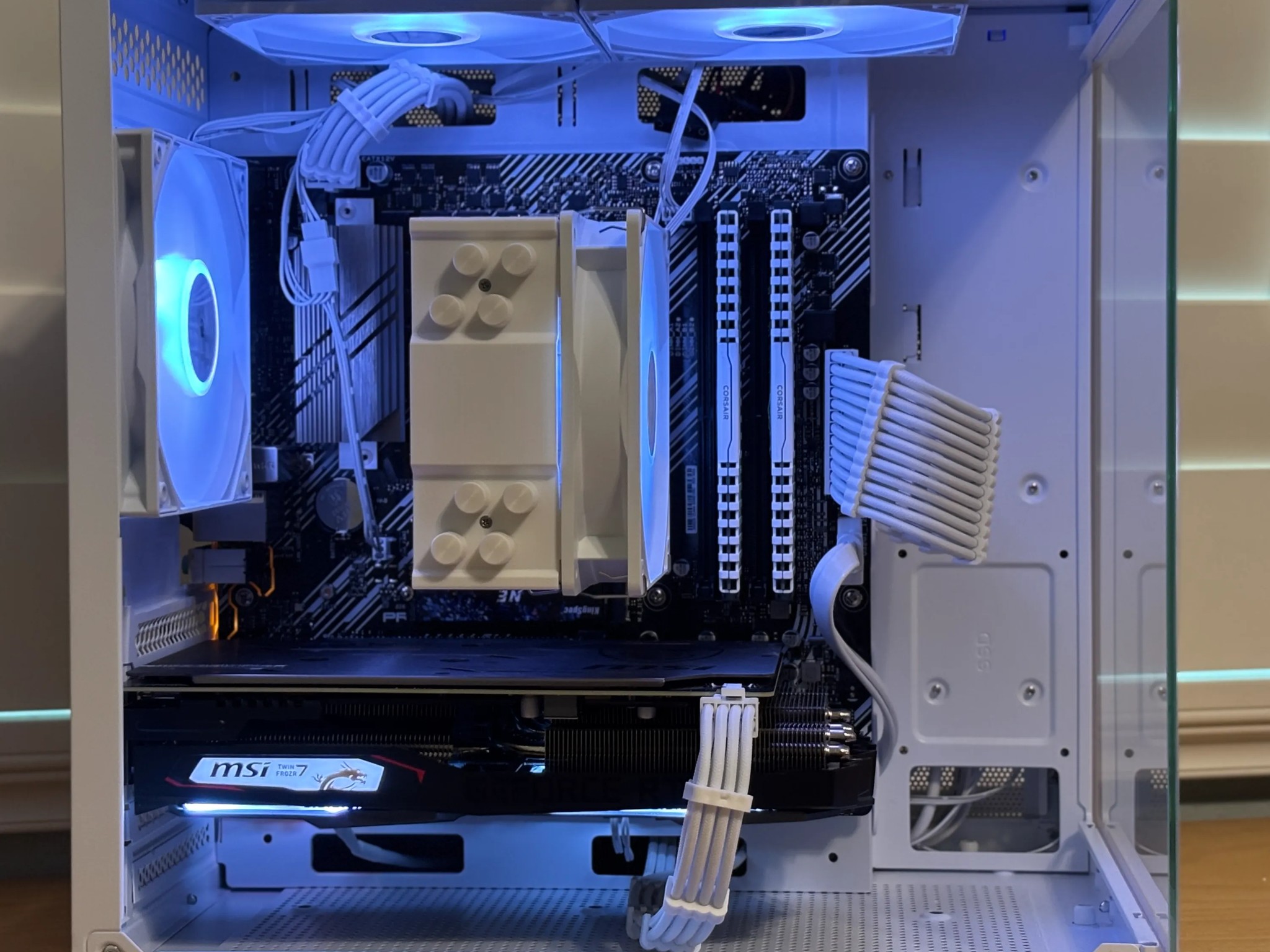 White RTX Fish Tank Gaming PC Wifi
