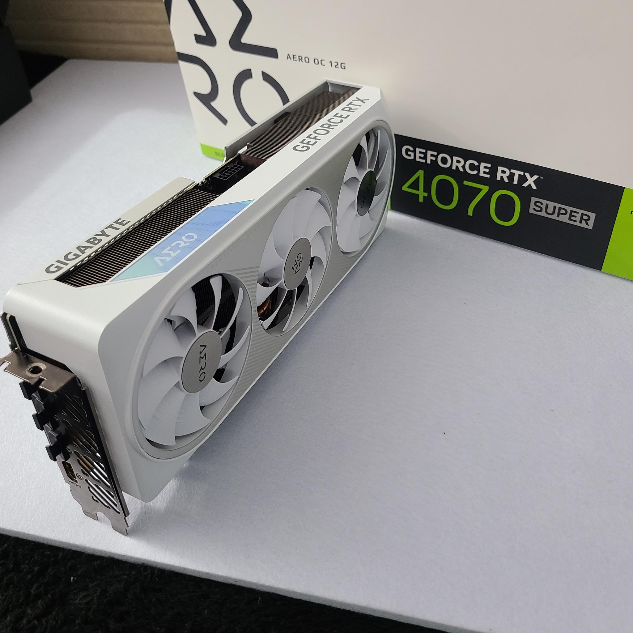 GIGABYTE AERO OC GeForce RTX 4070 SUPER (White)