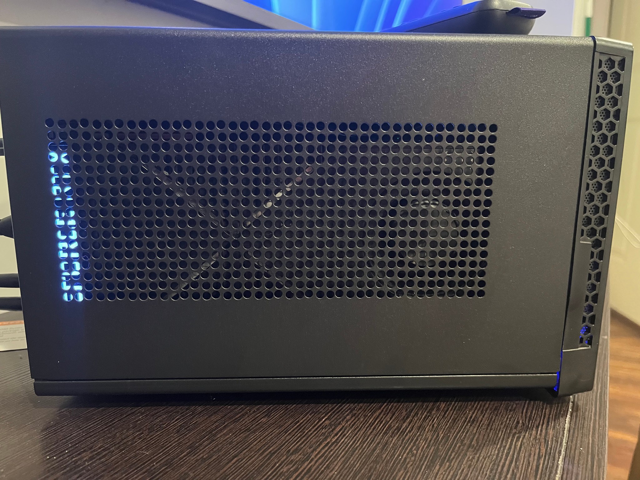 FUN MINI PC! - RTX 2080TI 11G - Ryzen 5 5500 - 16GB DDR4 3600MT/s