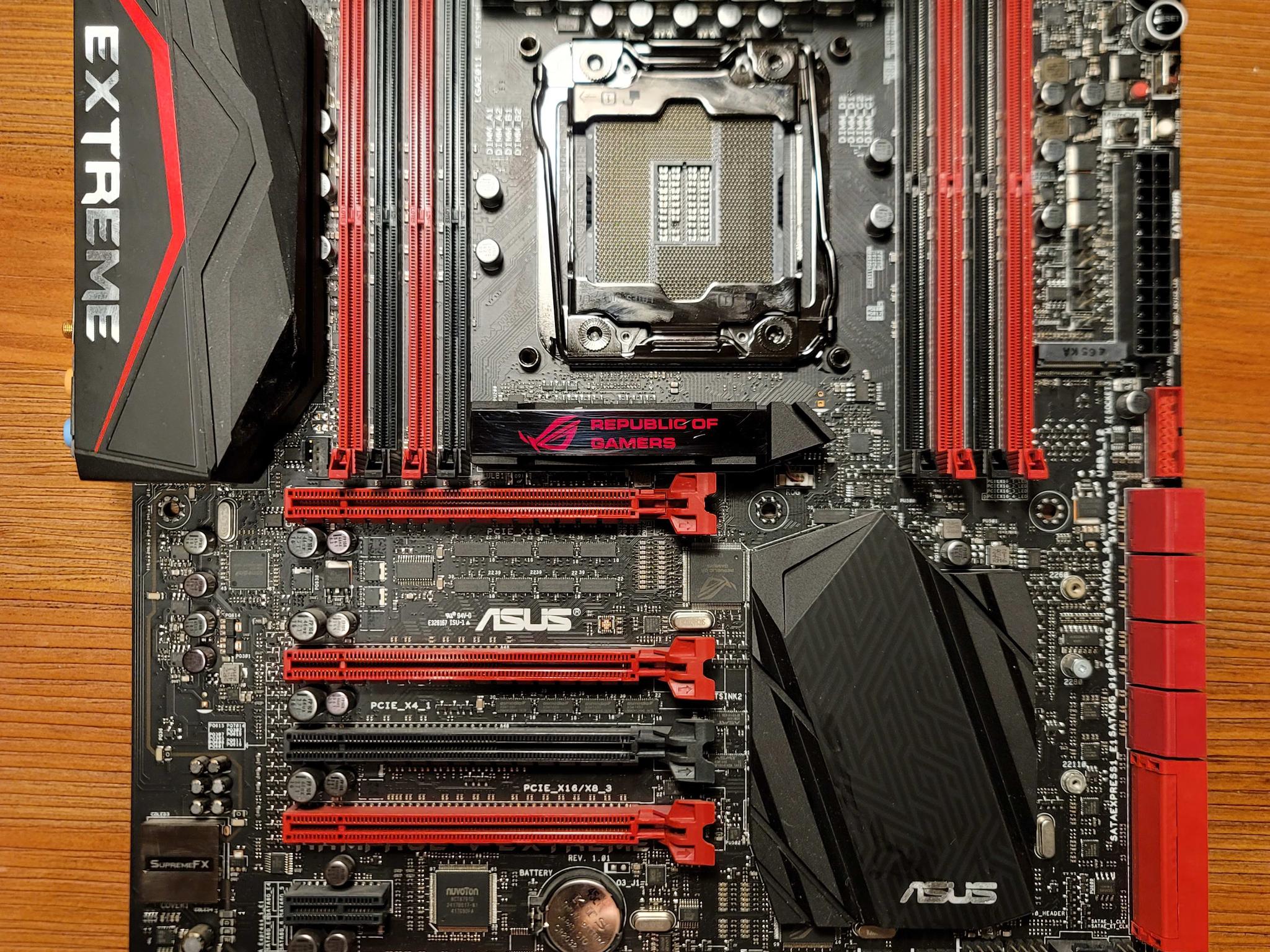 Asus RAMPAGE V EXTREME LGA2011-3 Motherboard with OC Panel & 16GB DDR4 2133