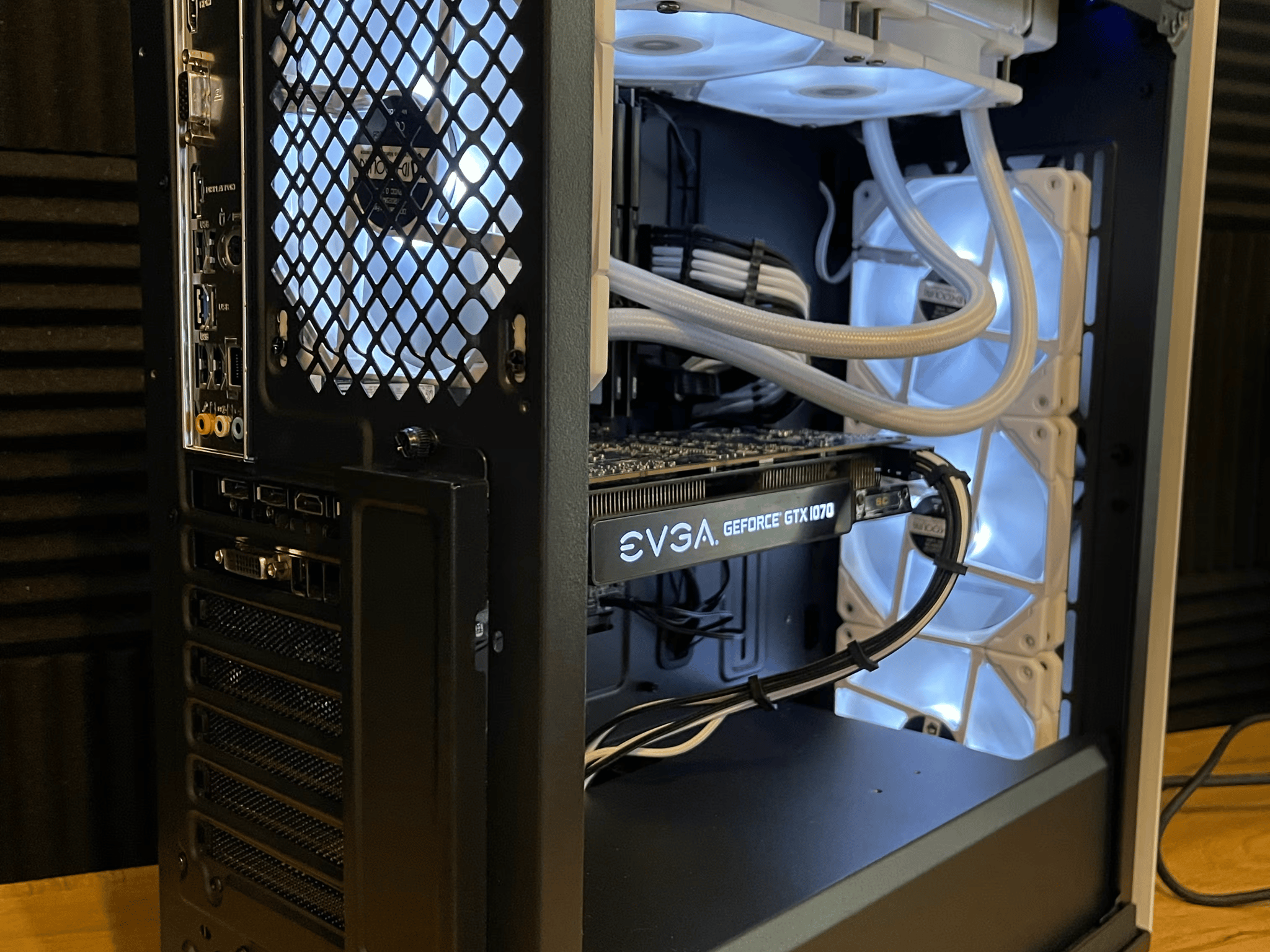 "White/Black" - GTX 1070, 12100F, 16gb RAM