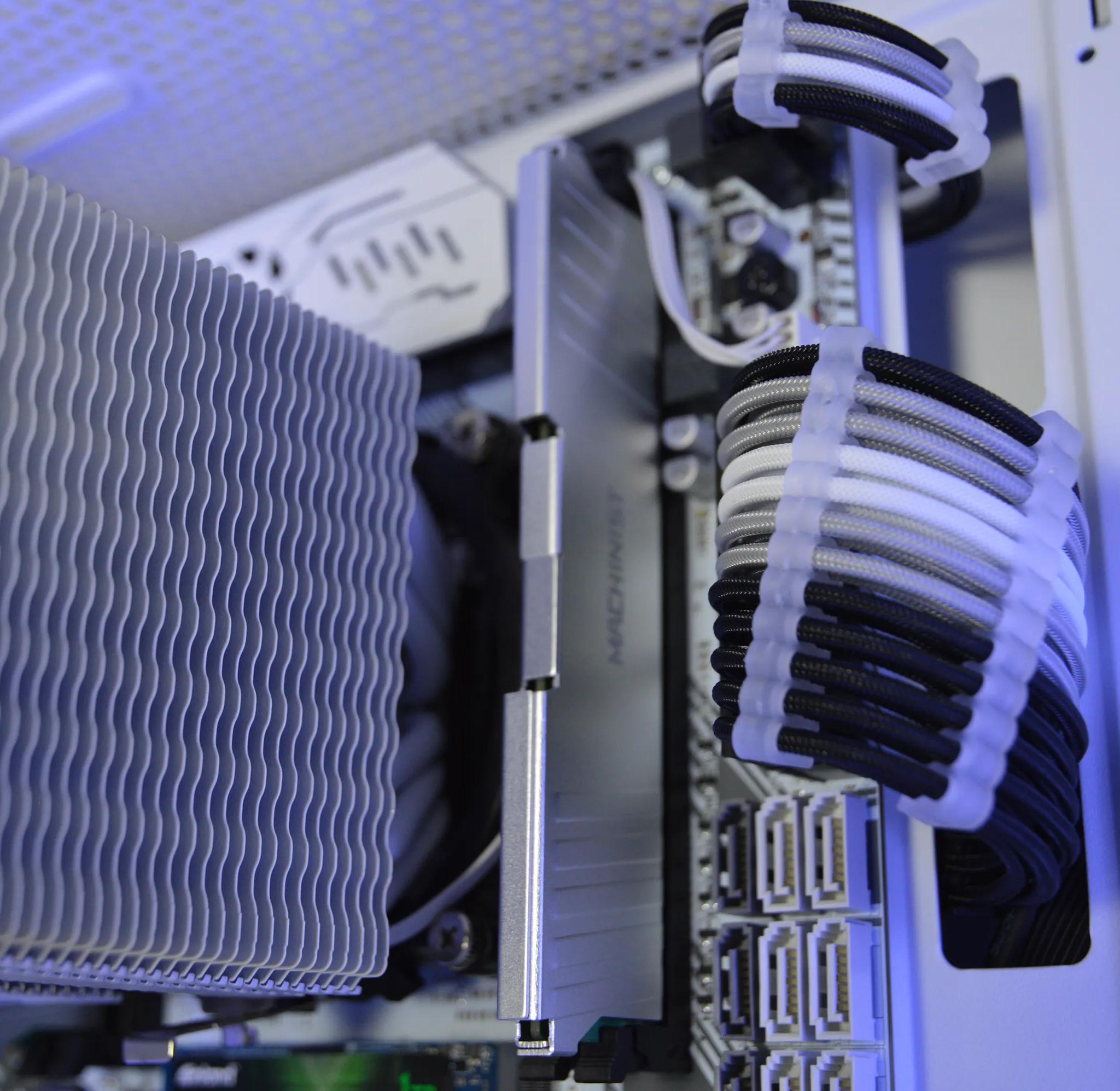 🟣❄️| RX 580 8GB | INTEL XEON E5 2670 V3 | 32GB DDR4 RAM | 1TB NVME SSD | Royal Blizzard |