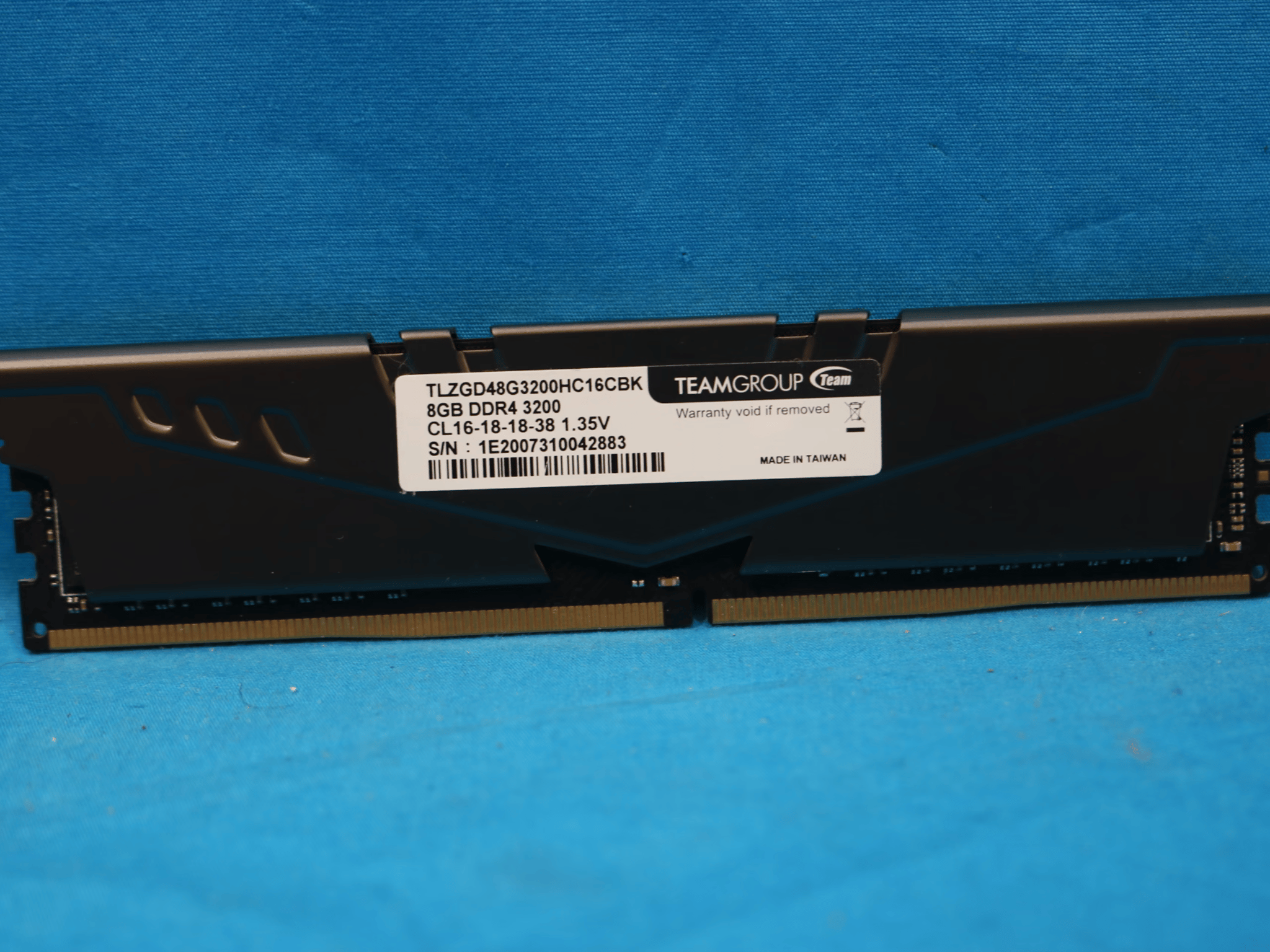 TeamGroup T-FORCE VULCAN Z 8 GB (1 x 8 GB) DDR4 3200MHz CL16 Desktop RAM TLZGD48G3200HC16CBK