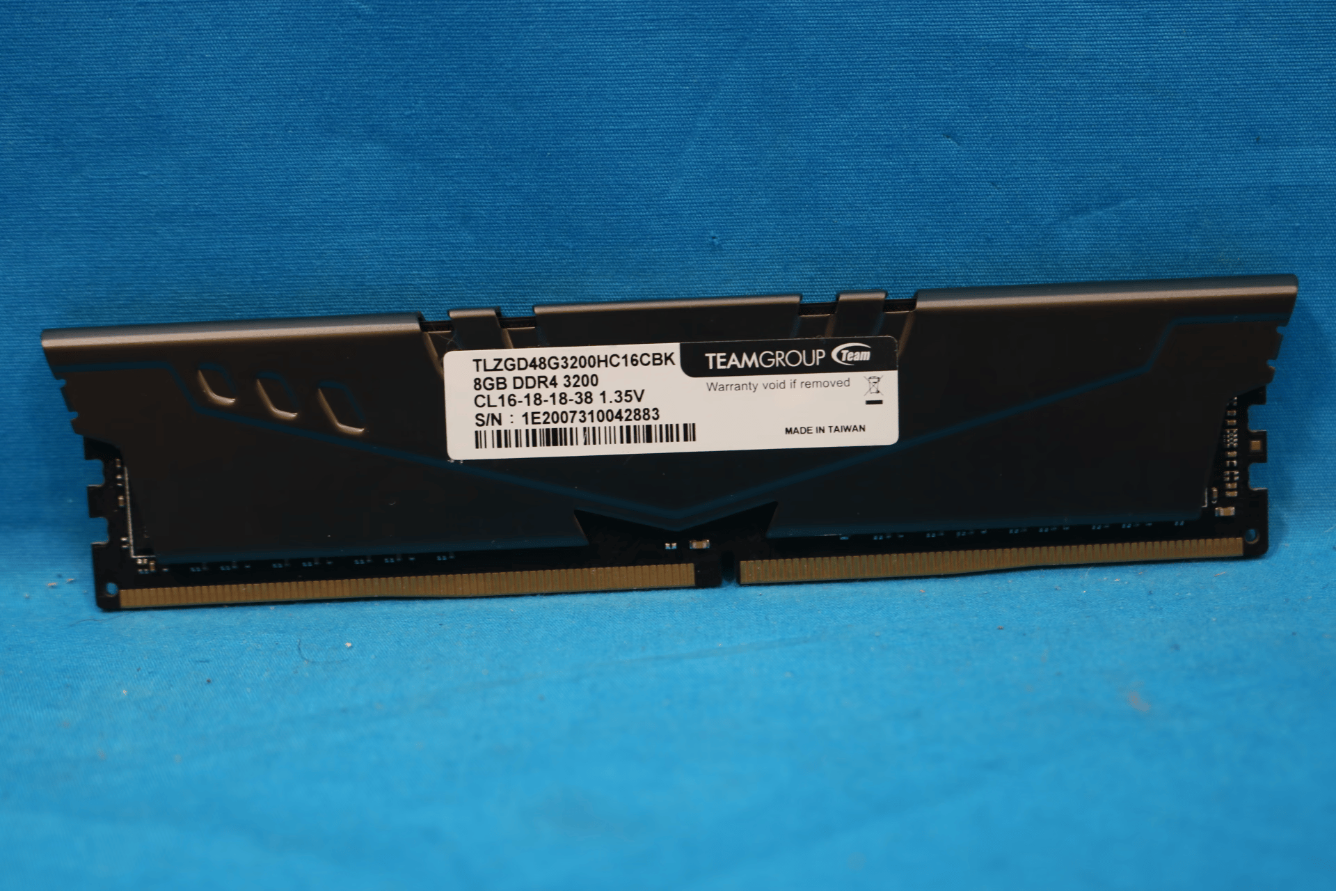 TeamGroup T-FORCE VULCAN Z 8 GB (1 x 8 GB) DDR4 3200MHz CL16 Desktop RAM TLZGD48G3200HC16CBK