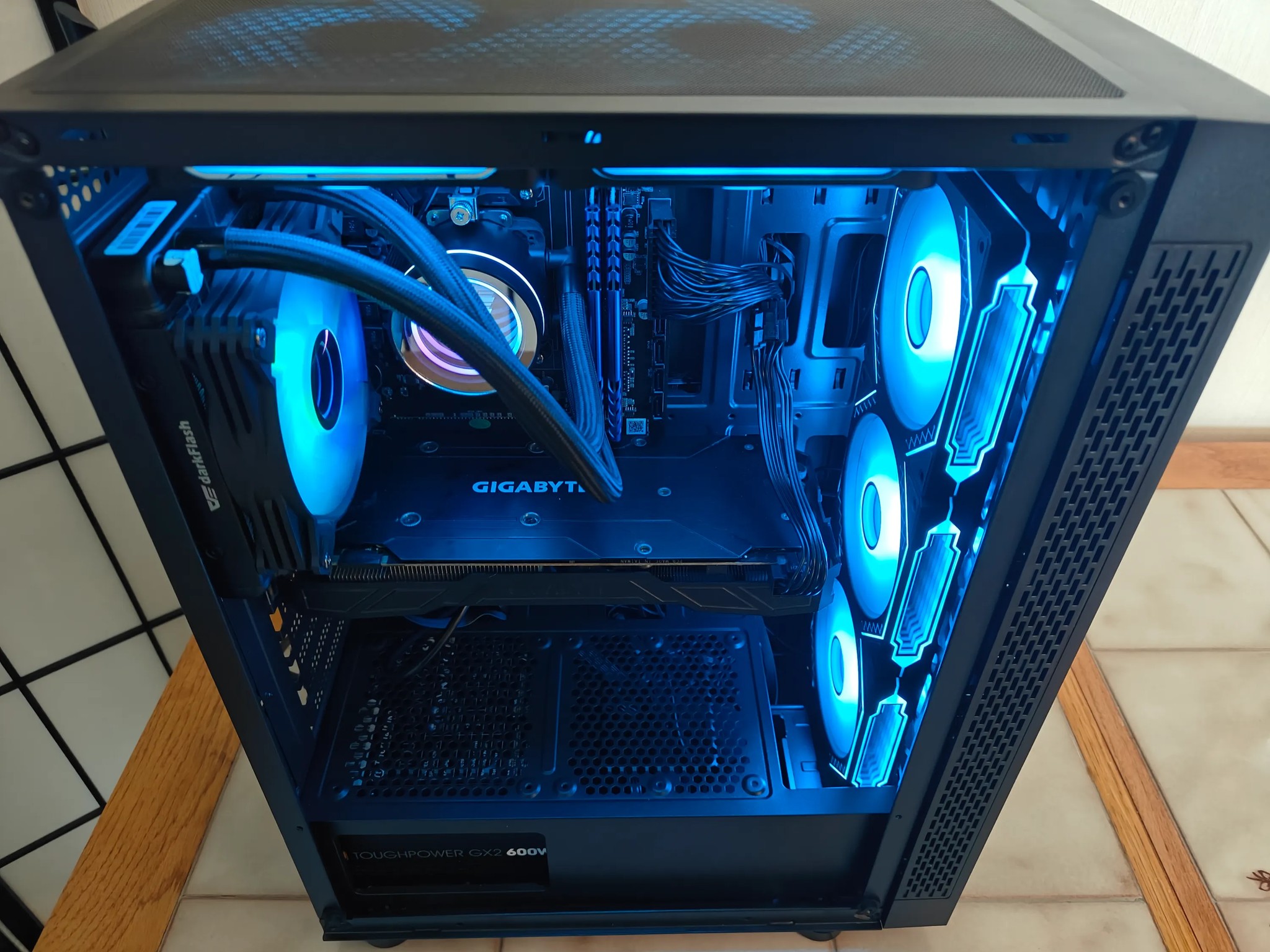 Bismuth Star | GTX 1080 | R5 3600X | 1.25TB NVMe/SSD | 16GB DDR4 RAM | RC-RGB | WiFi | Windows 10