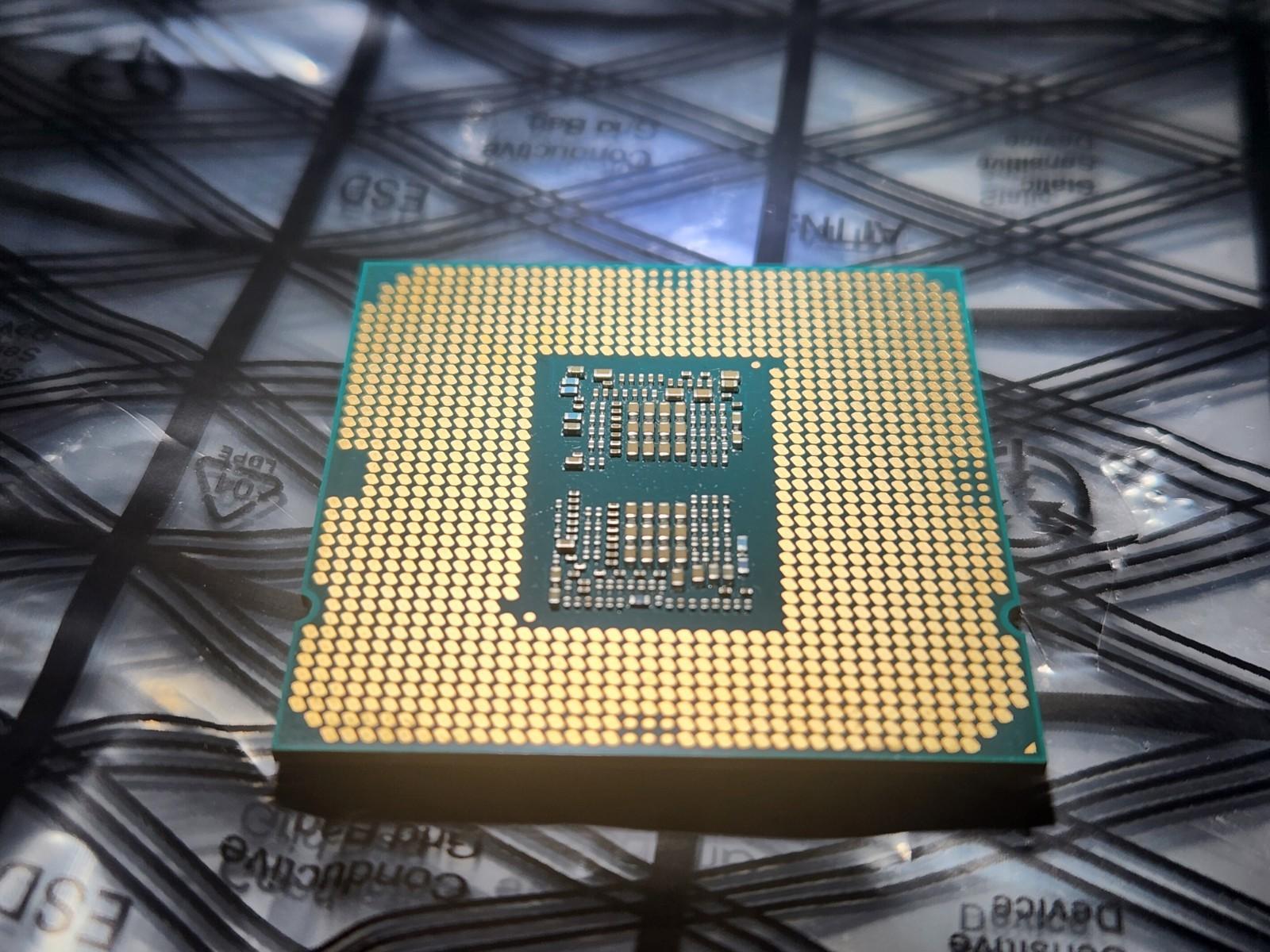 Intel Core i9-10850K | 5.2 GHz | 10 Core 20 Thread | LGA 1200 CPU