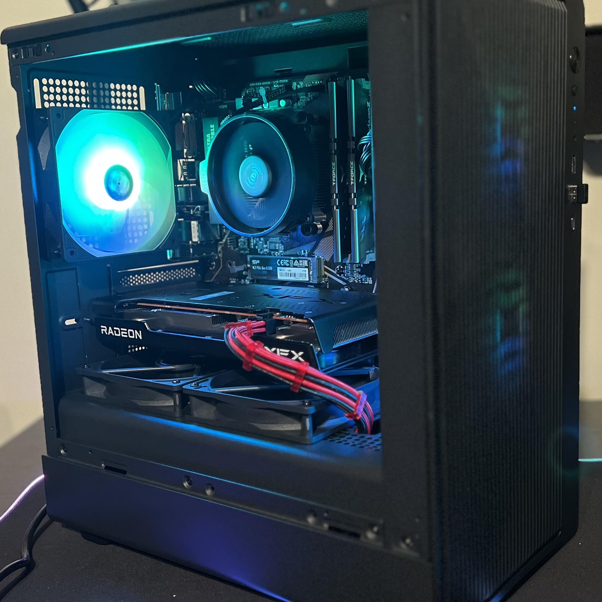 Custom AMD gaming PC  Ryzen 5 5600GT/RX 7600 8 GB/32 GB DDR4/1.25 TB SSD