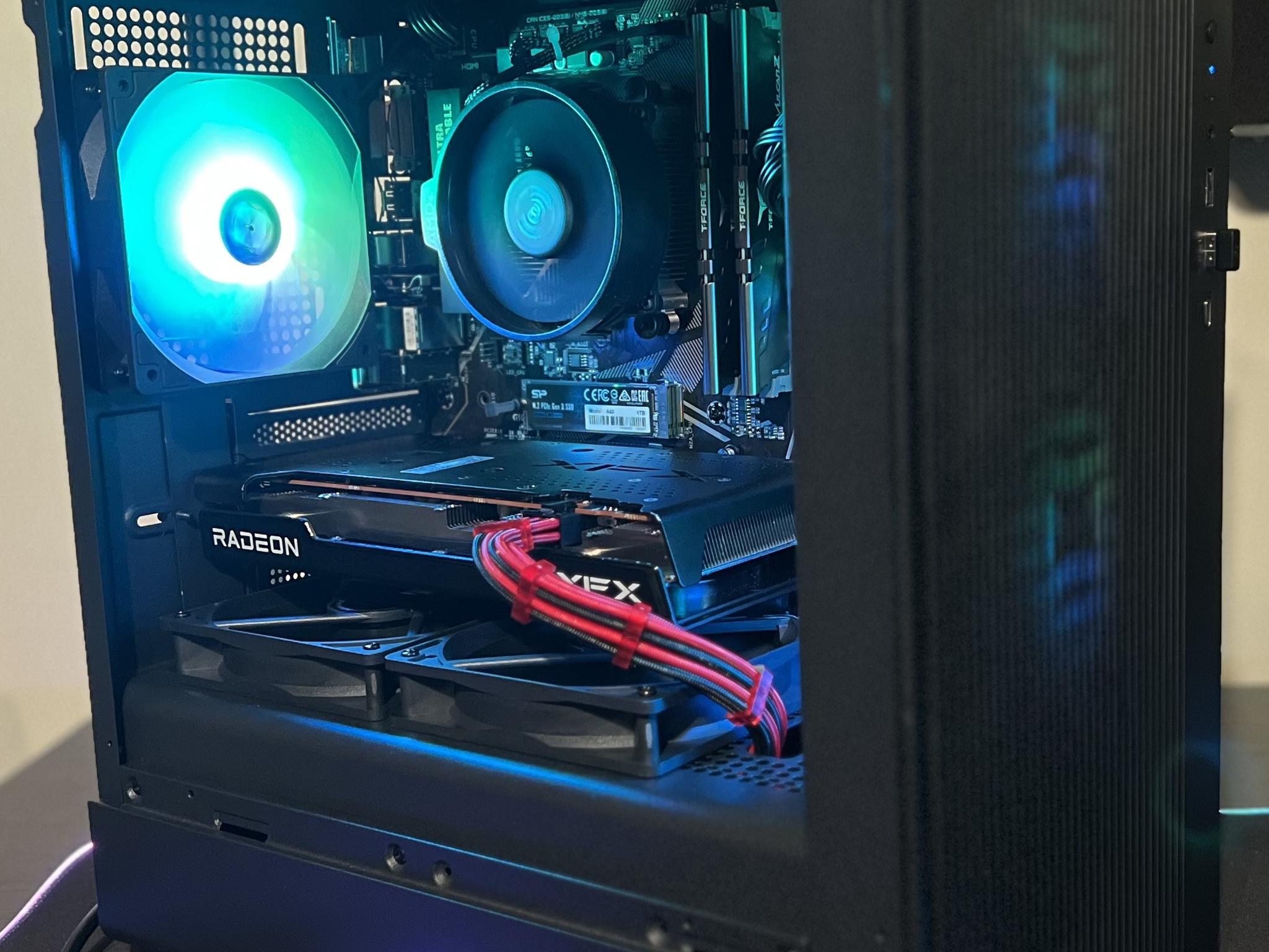 Custom AMD gaming PC  Ryzen 5 5600GT/RX 7600 8 GB/32 GB DDR4/1.25 TB SSD