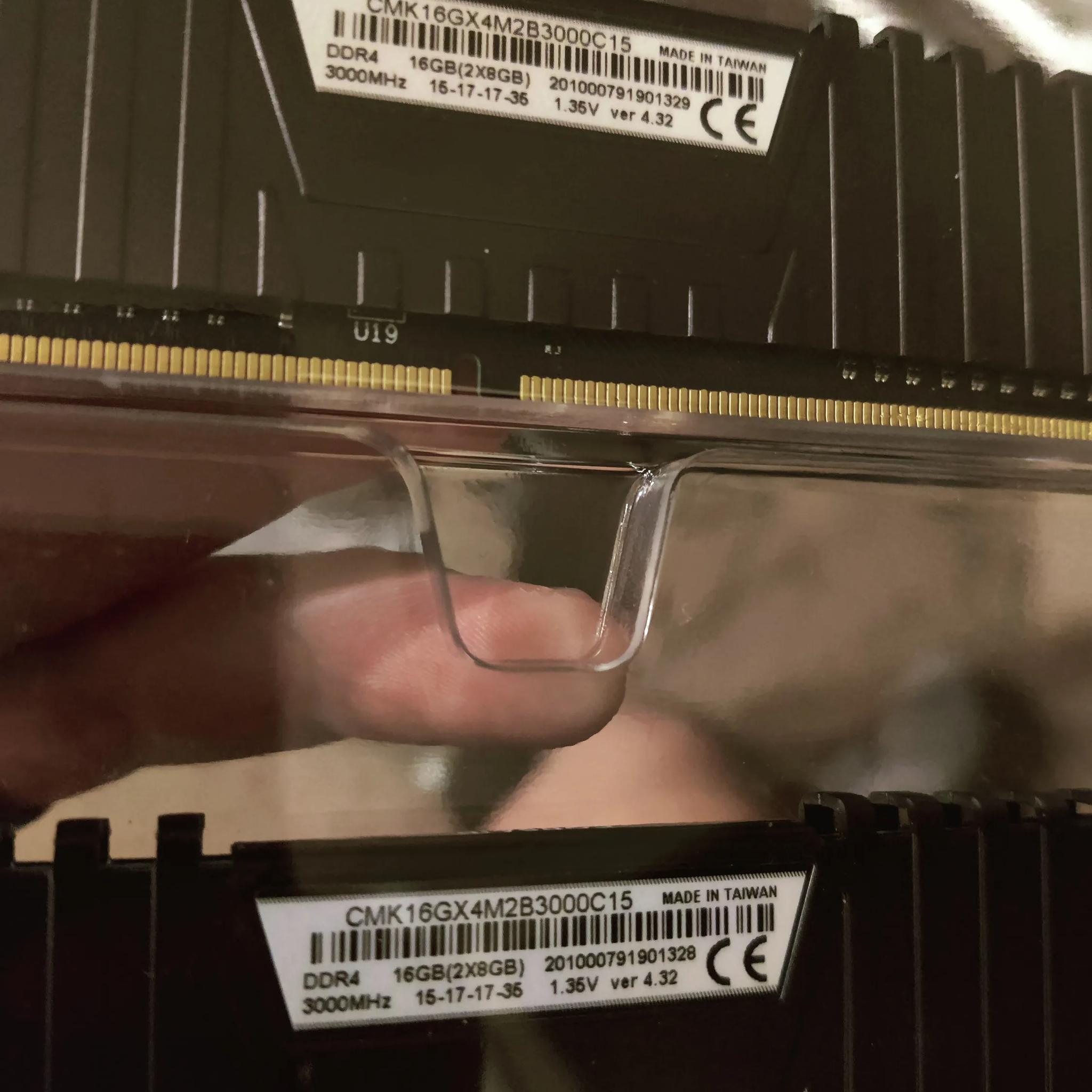 Lightly used, never overclocked VENGEANCE LPX DDR4 15-17-17-35 3000Mhz Memory, 16GB(2x8) kit!