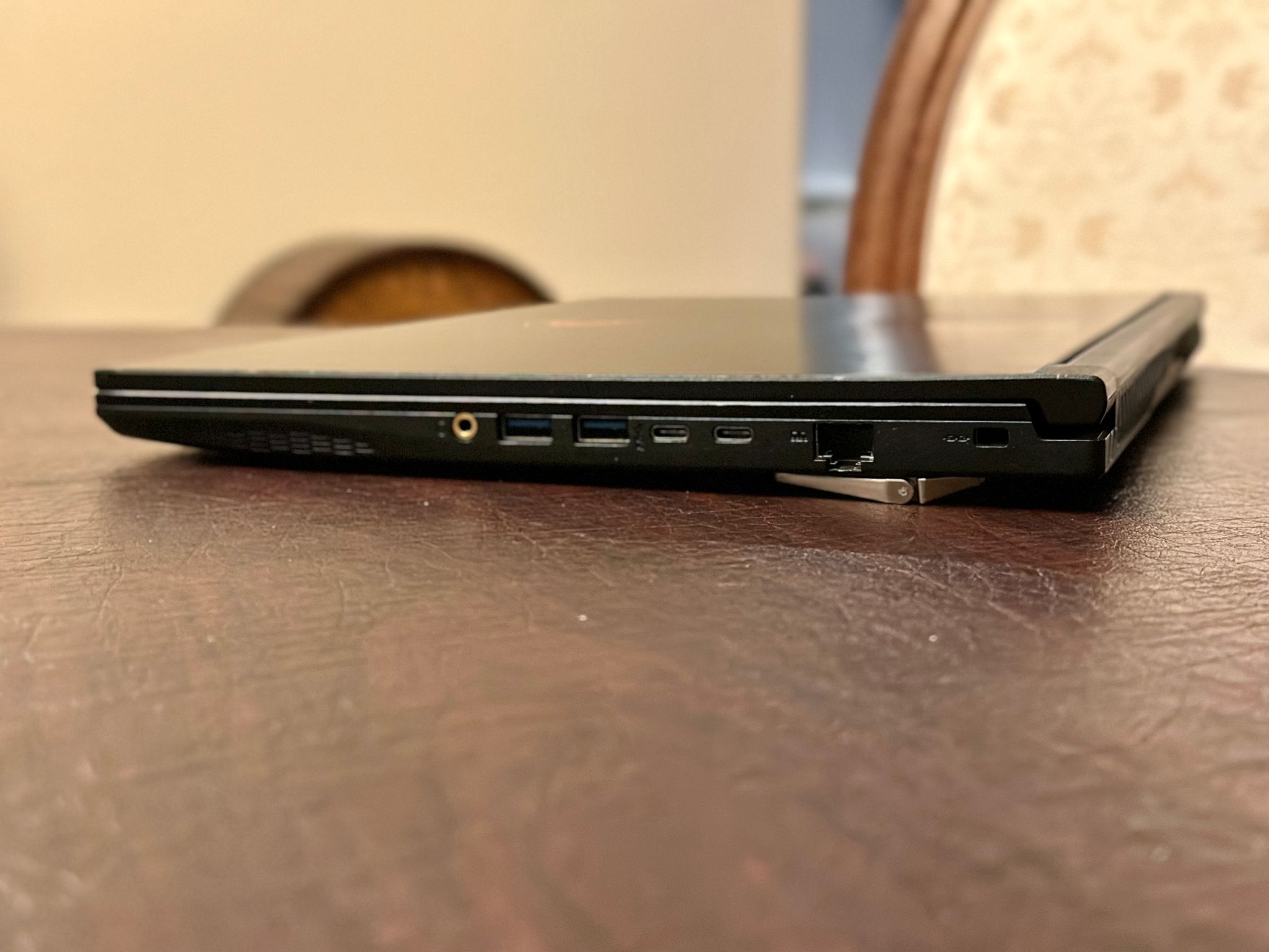 MSI GF65 Thin 10UE-283CA Gaming Laptop Core i5 RTX 3060 16GB w/ Corsair Gaming Mouse and Pad