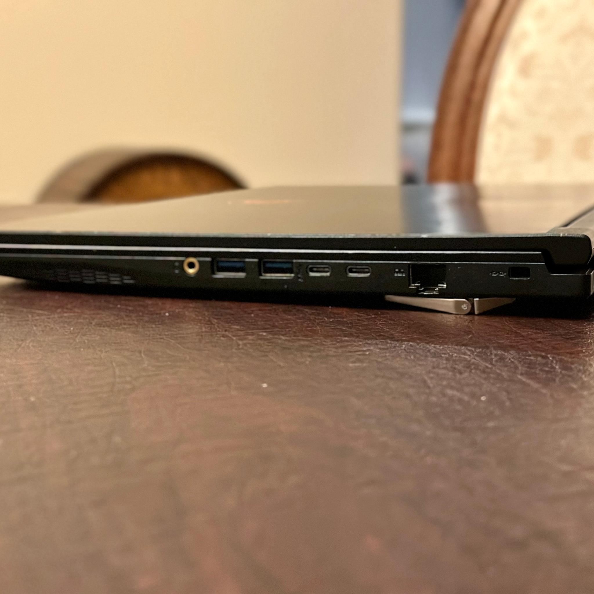 MSI GF65 Thin 10UE-283CA Gaming Laptop Core i5 RTX 3060 16GB w/ Corsair Gaming Mouse and Pad