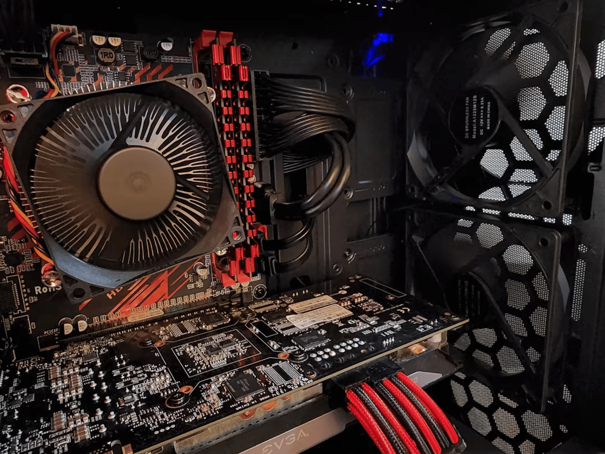 Intel Core i7 4770 // EVGA GeForce GTX 760 2G // GSkill Ripjaws 8GB