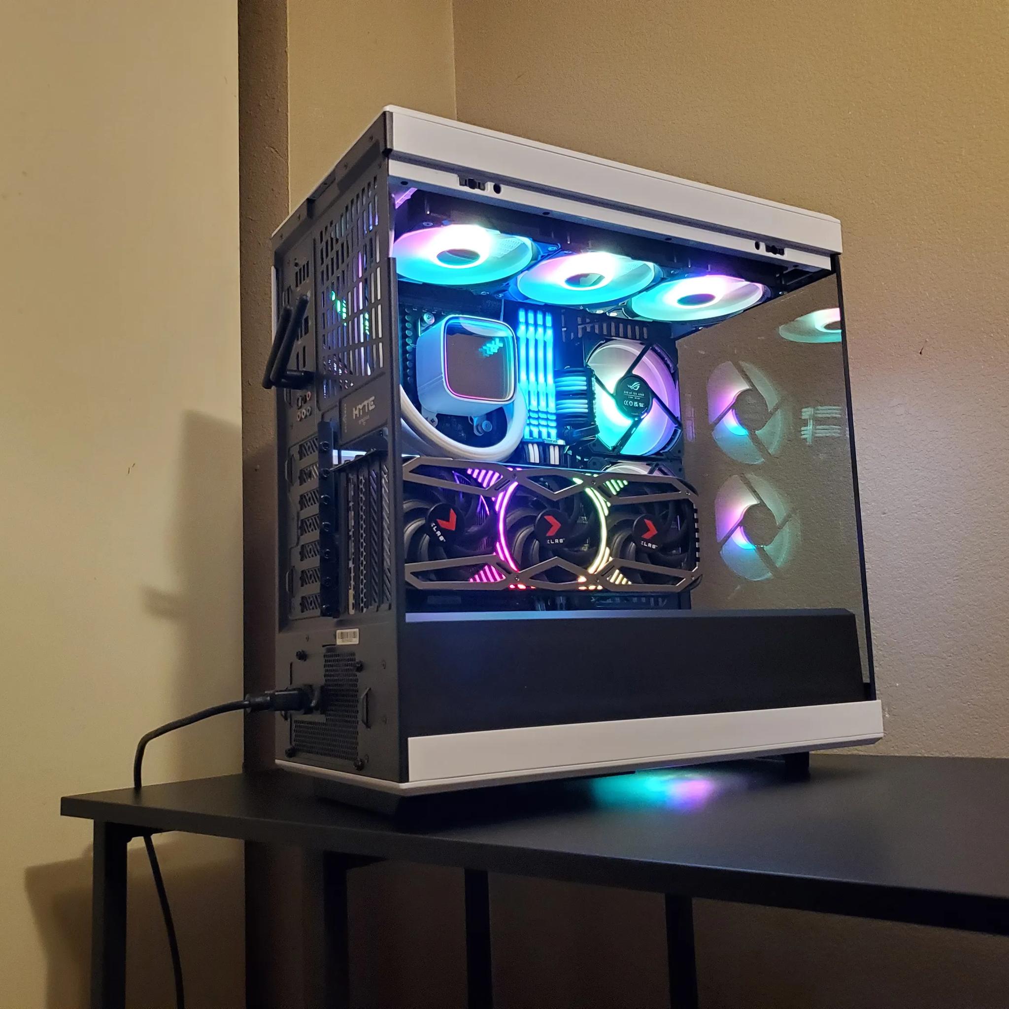 Ryzen 7 5700X | RTX 3070 | 32GB Ram | 1TB M.2 NVME SSD
