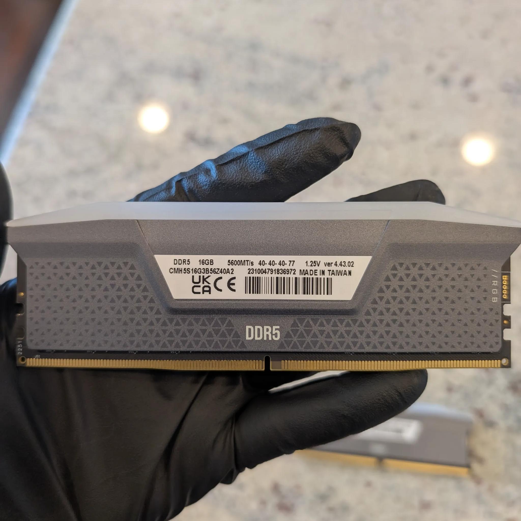 Corsair Vegeance RGB 32GB DDR5 5600 40-40-40-47 Ram