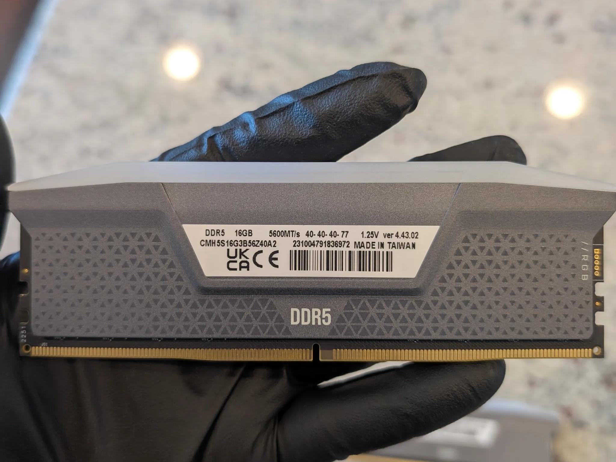 Corsair Vegeance RGB 32GB DDR5 5600 40-40-40-47 Ram