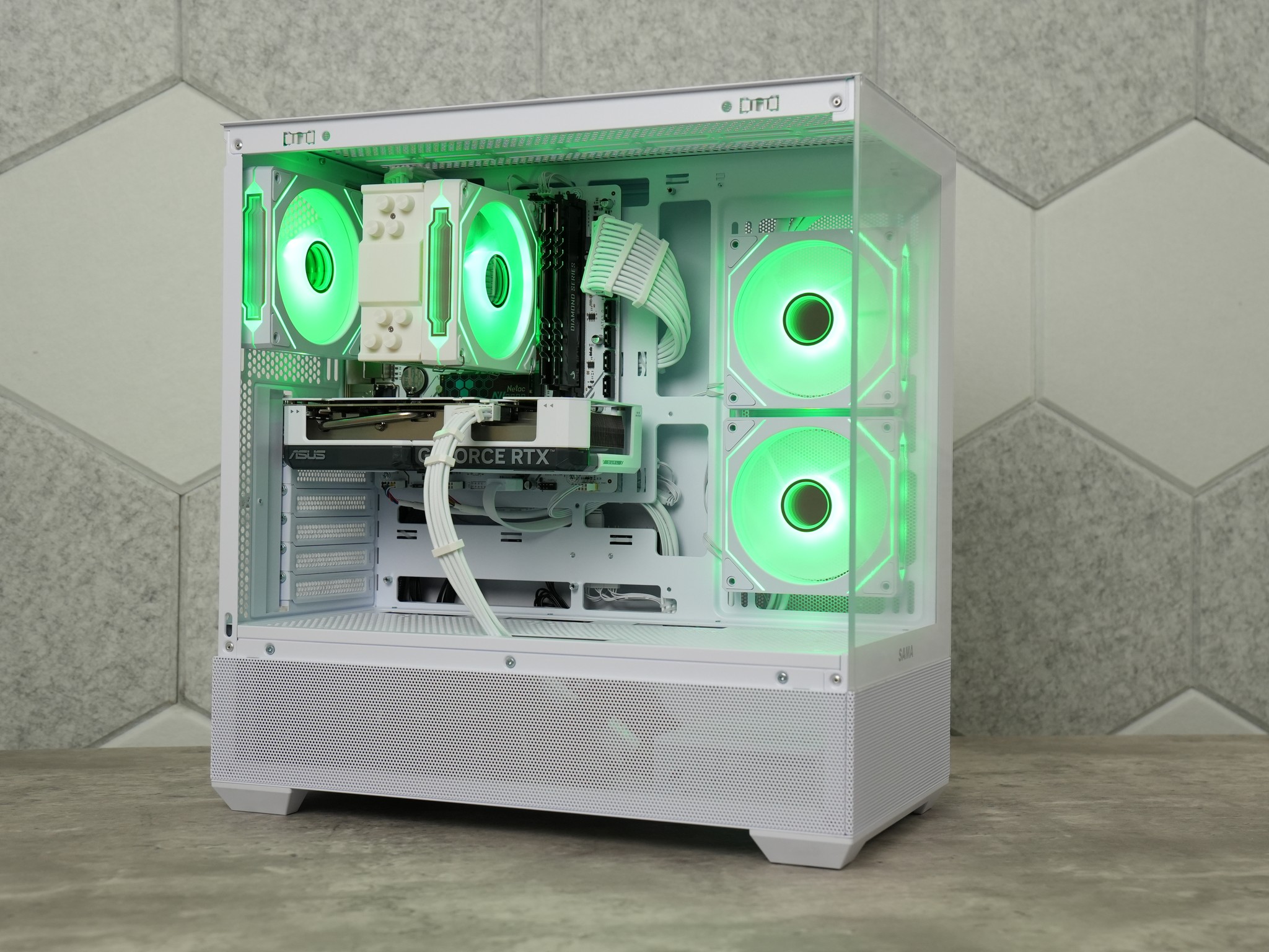 Gaming PC | RTX 4060 | RYZEN 7 2700X | 32GB RAM | 1TB SSD | WIN 11 |