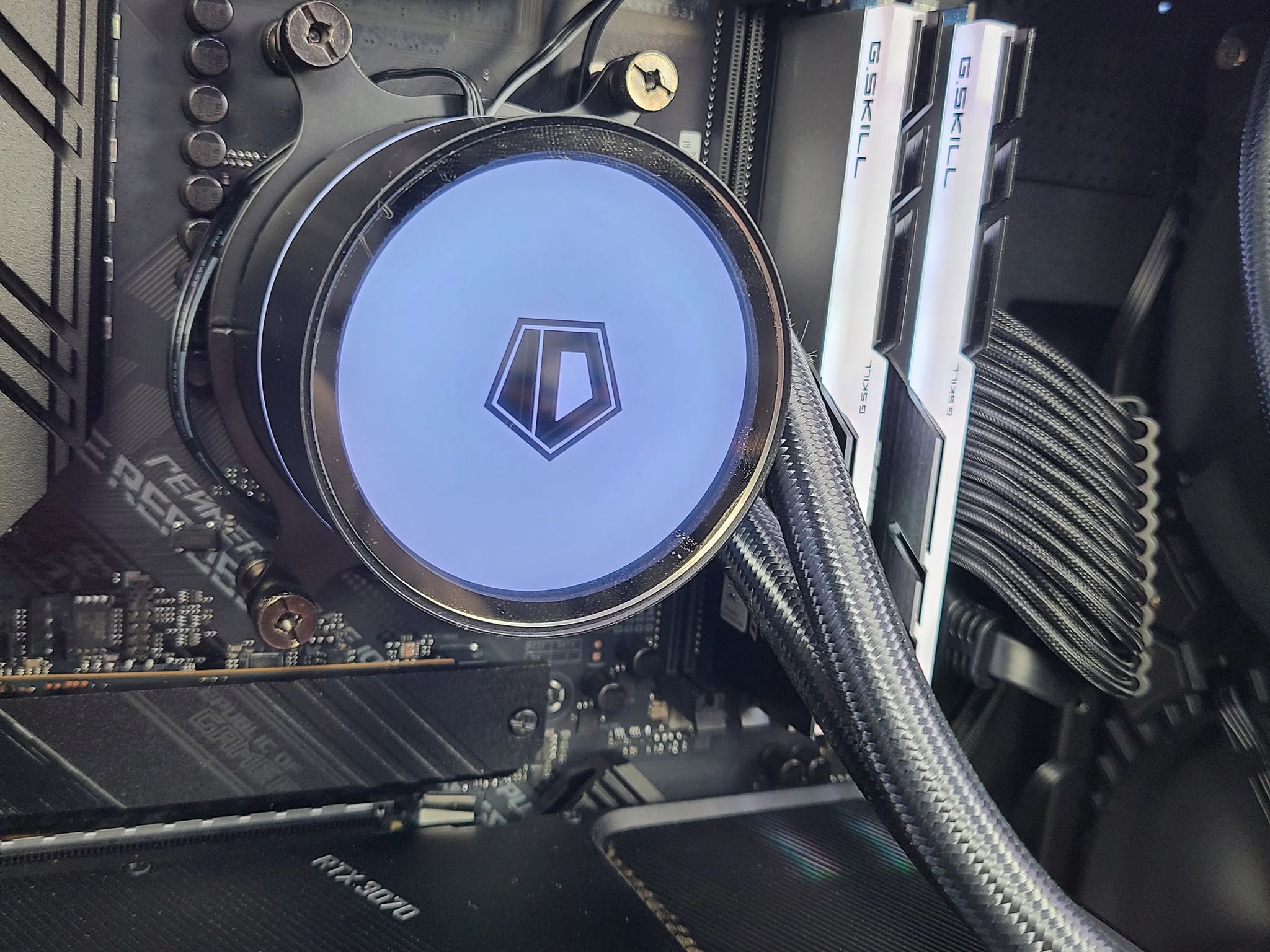 ⚫⚪ NOIR: RTX 3070 Founders + Ryzen 5 + 32GB + 1TB
