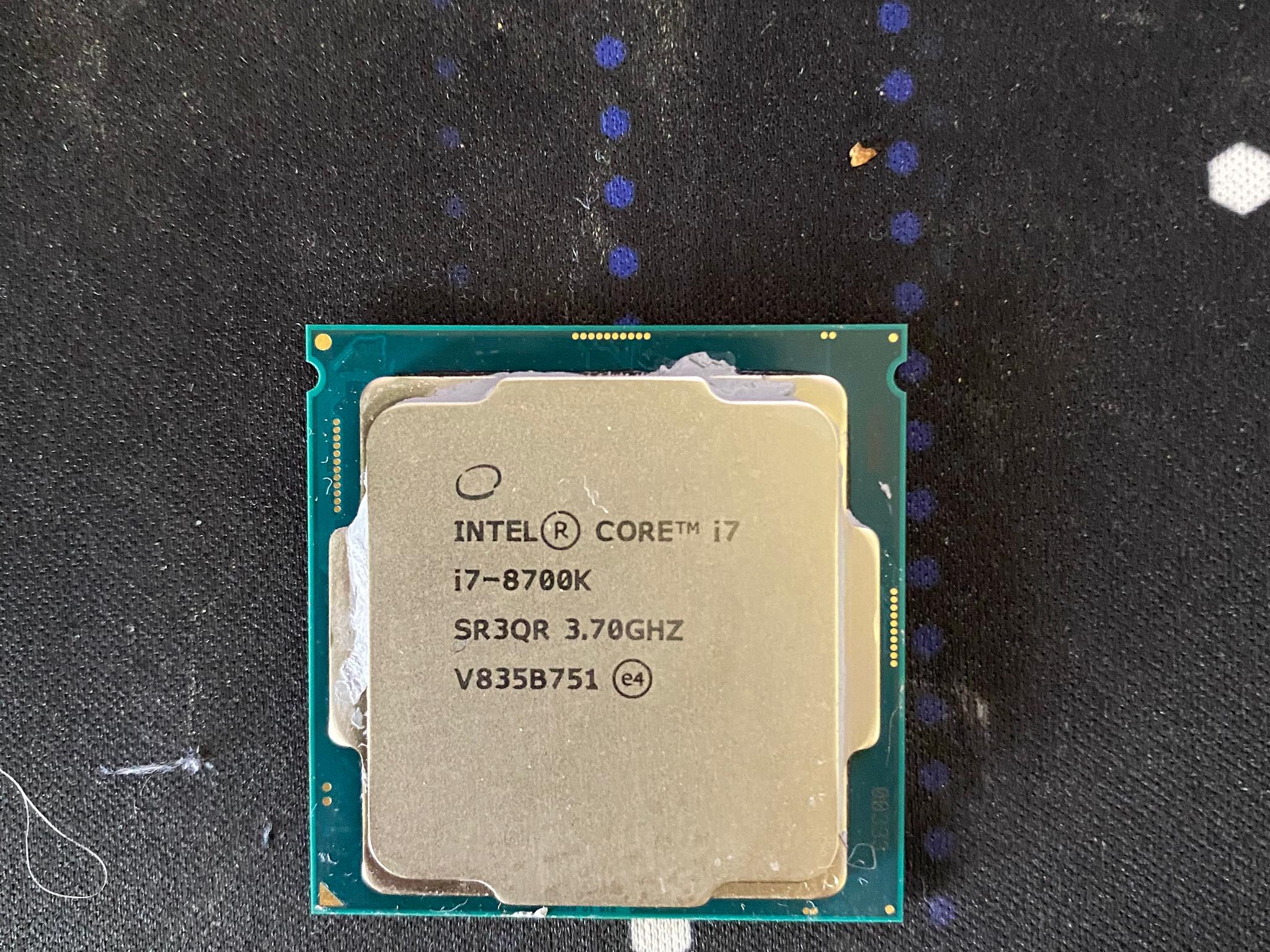 Used Good i7 8700k hits 5ghz