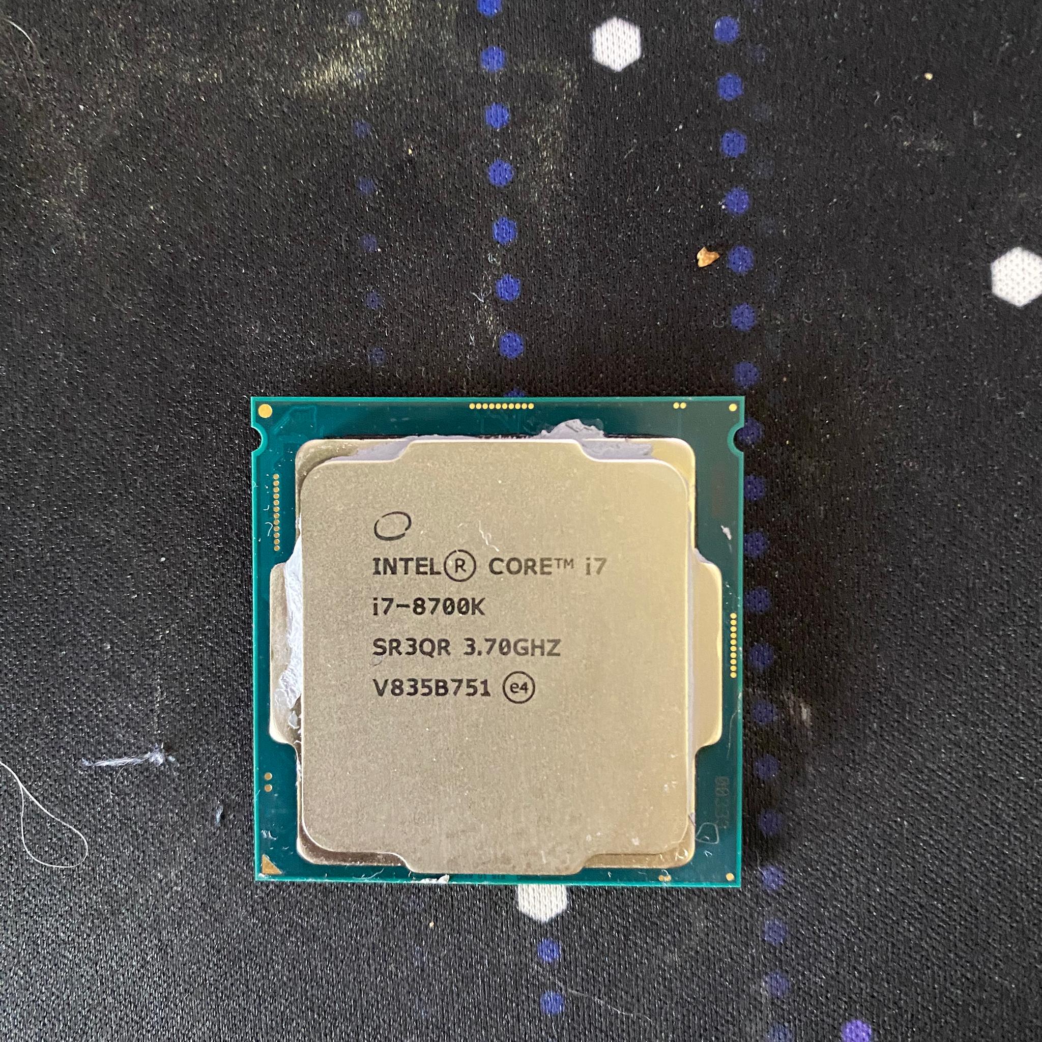 Used Good i7 8700k hits 5ghz