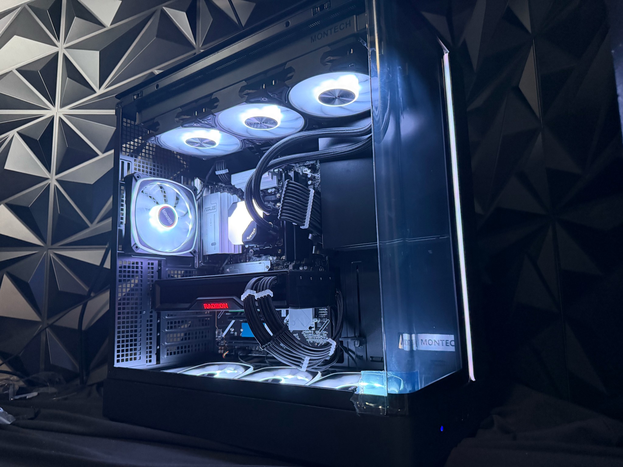 🌊🖤 BLACK OCEAN 🖤🌊Ryzen 7 7700X| RX 6950XT| 32 GB DDR5| 1.5 TB NVMe| 850W PSU