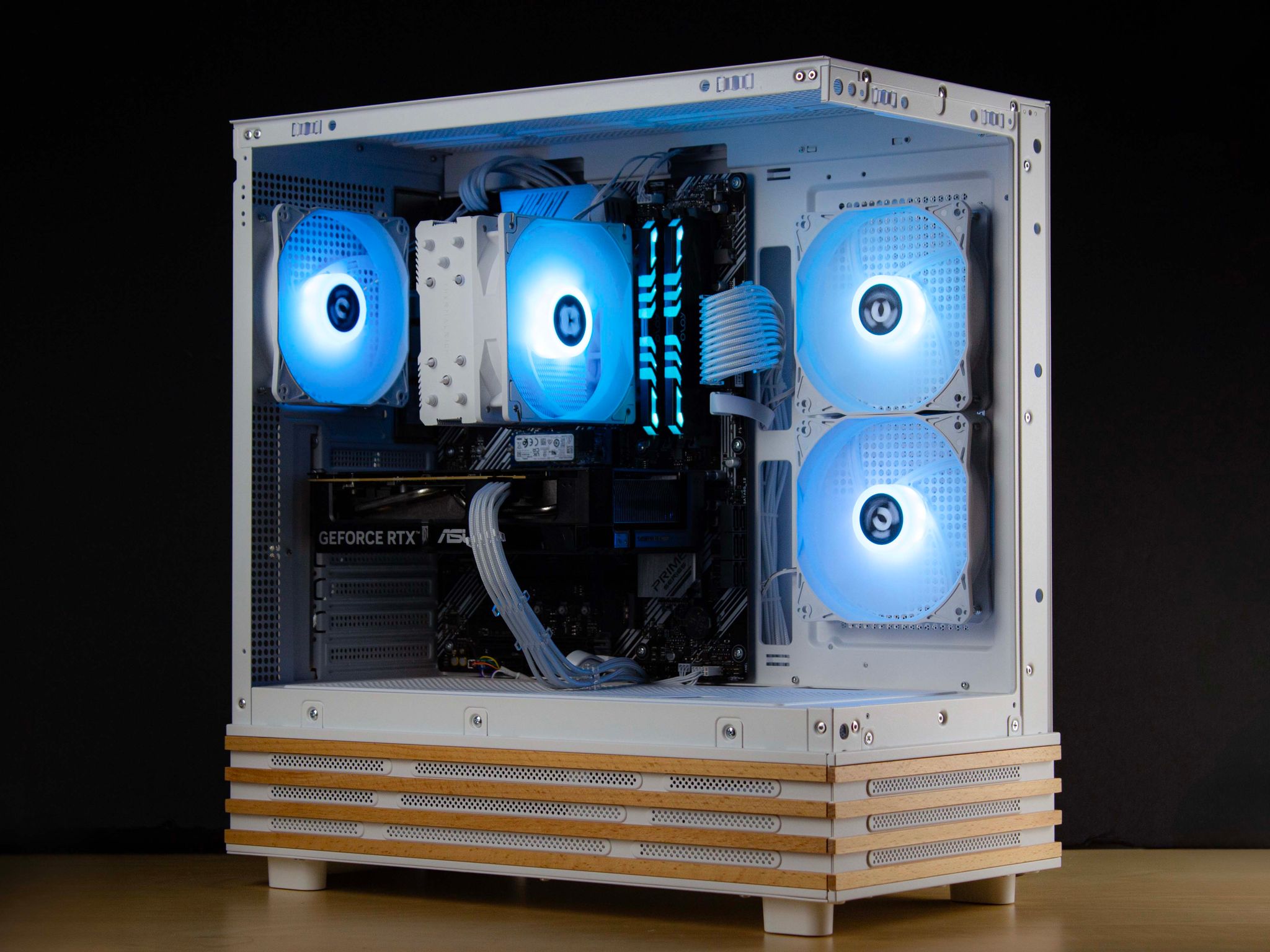 🧊❄️🧊 White Gaming PC – RTX 5060, Ryzen 5 5600, 16GB RAM, 1TB SSD - WiFi, BlueTooth 🧊❄️🧊