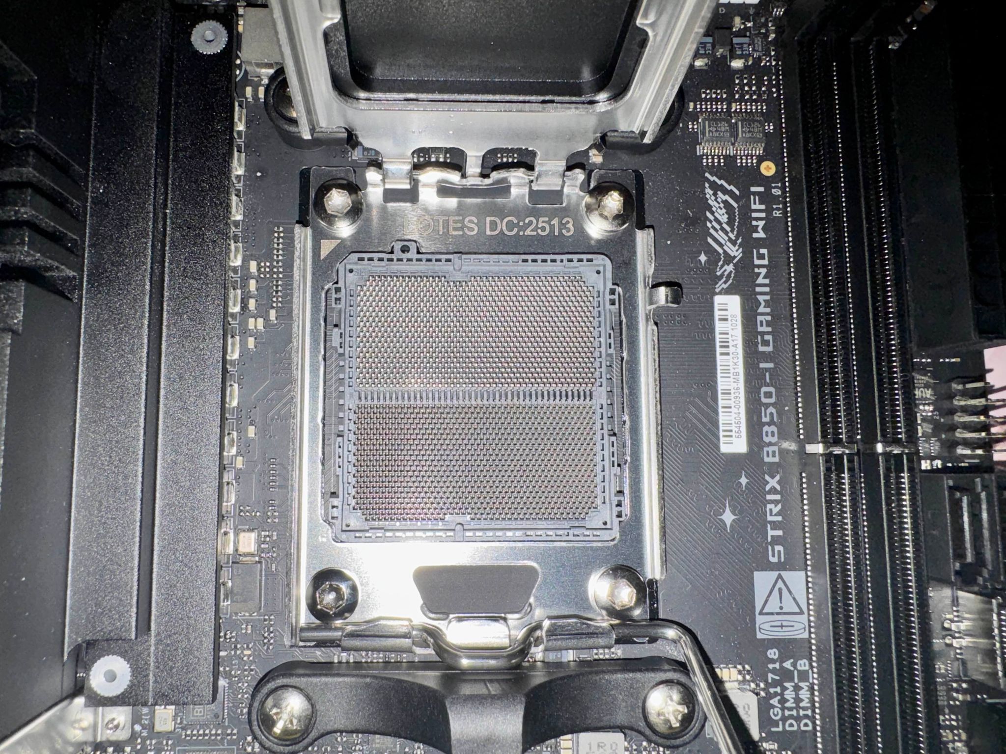 ASUS ROG Strix B850-I Gaming WiFi AMD AM5