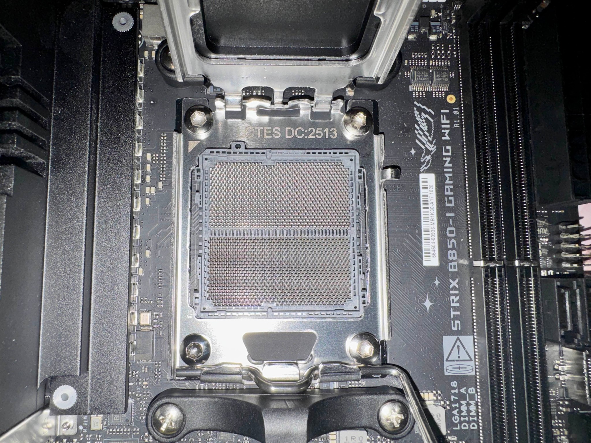 ASUS ROG Strix B850-I Gaming WiFi AMD AM5