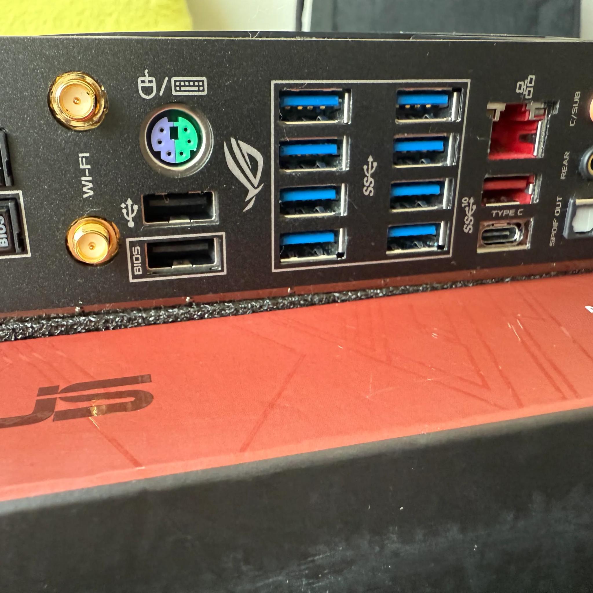 Asus ROG Crosshair VII AMD X470 ATX Gaming WiFi Motherboard