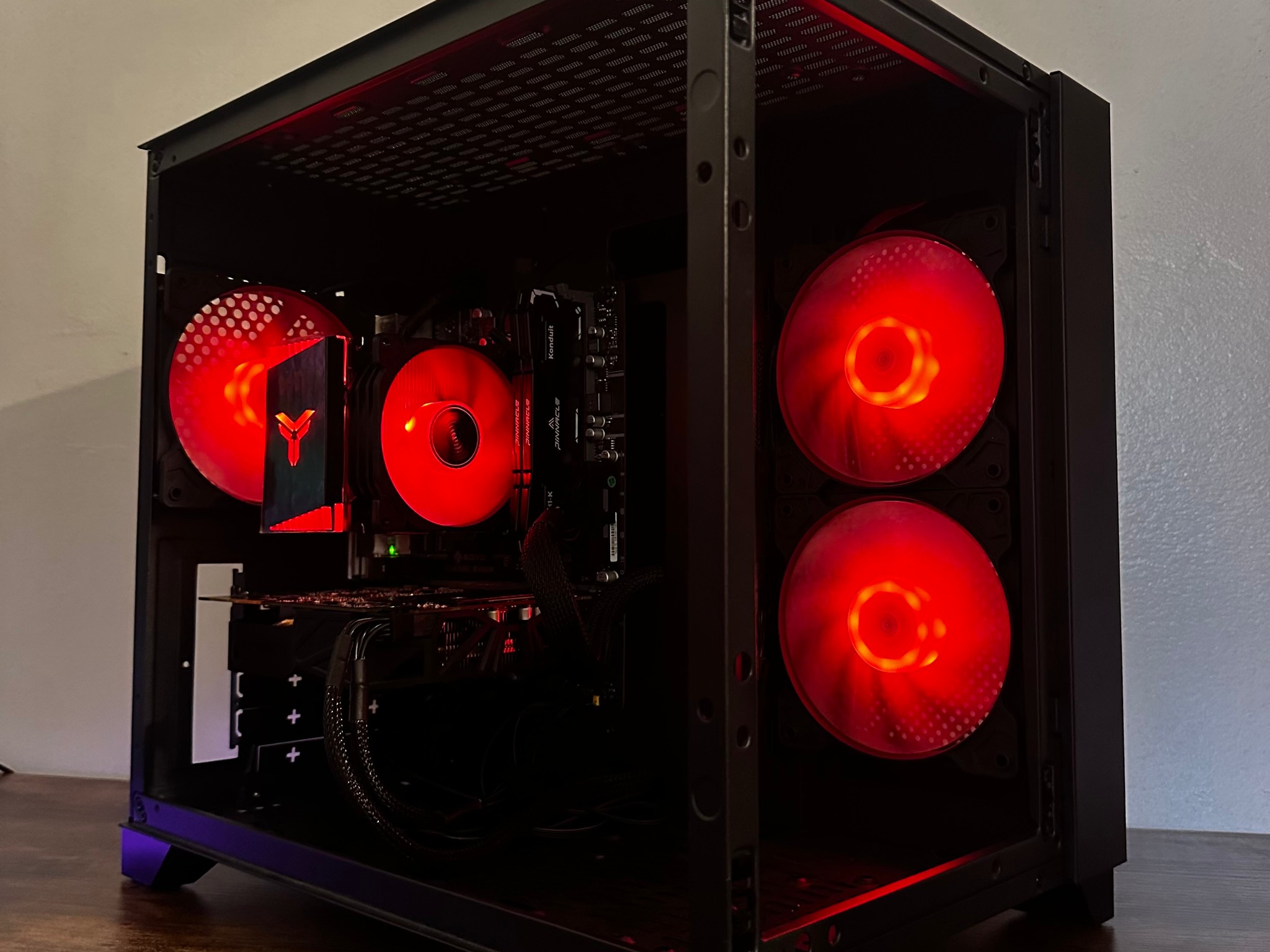 Gaming pc (Ryzen 5 + GTX 1070 + 16GB RAM)