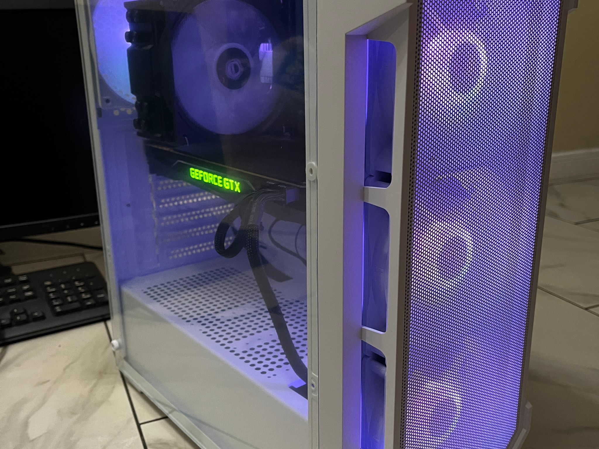 🟠🔥NVIDIA TITAN X Pascal, Intel i7-7700k, 12GB RAM, 500 GB SSD, High Performance RGB Gaming PC 🖥️🟢