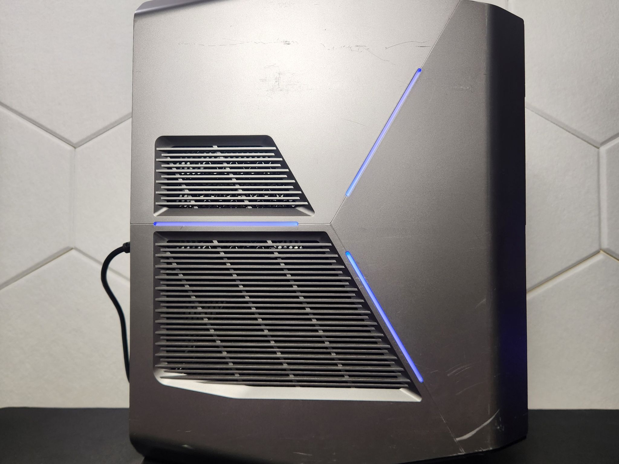 "ALIENWARE AURORA R6" GTX 1070 | Intel I7 7700 | 16GB DDR4 | 512GB SSD | Win 11 Home