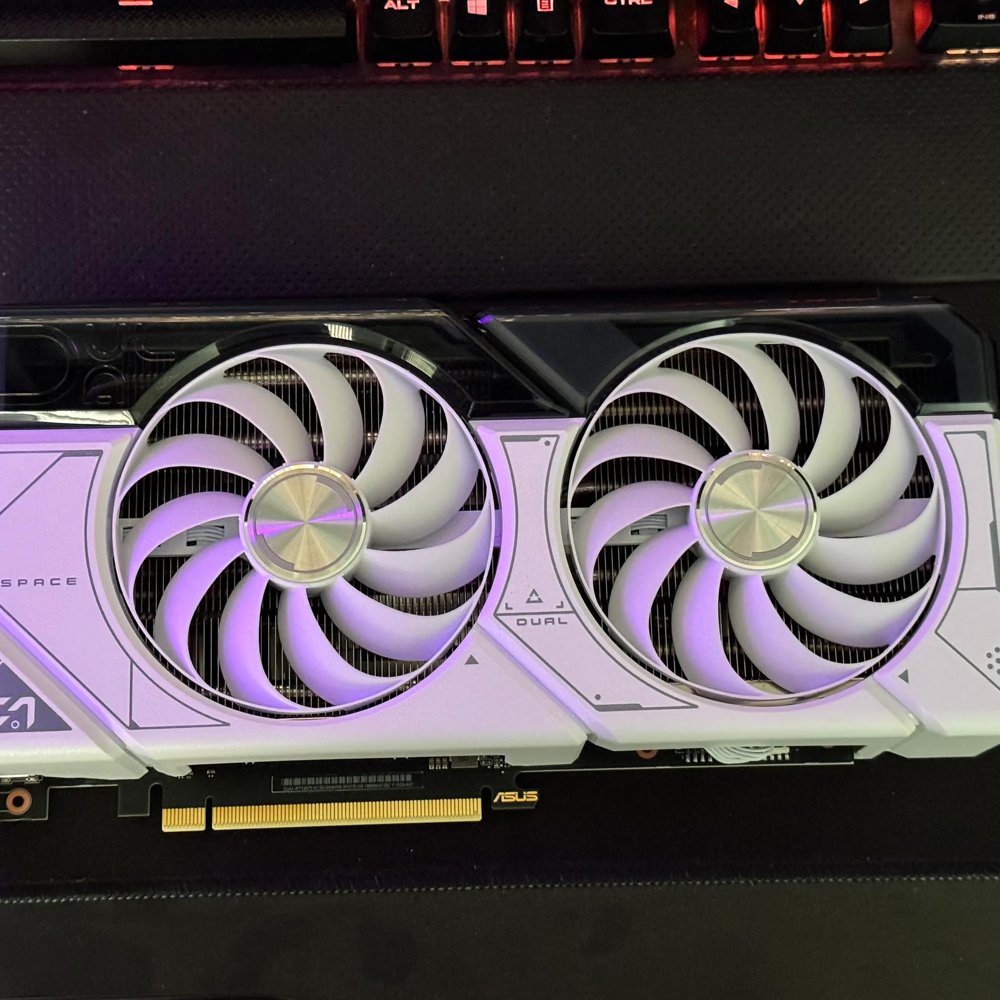 ASUS Dual GeForce RTX™ 4070 White OC Edition 12GB GDDR6X